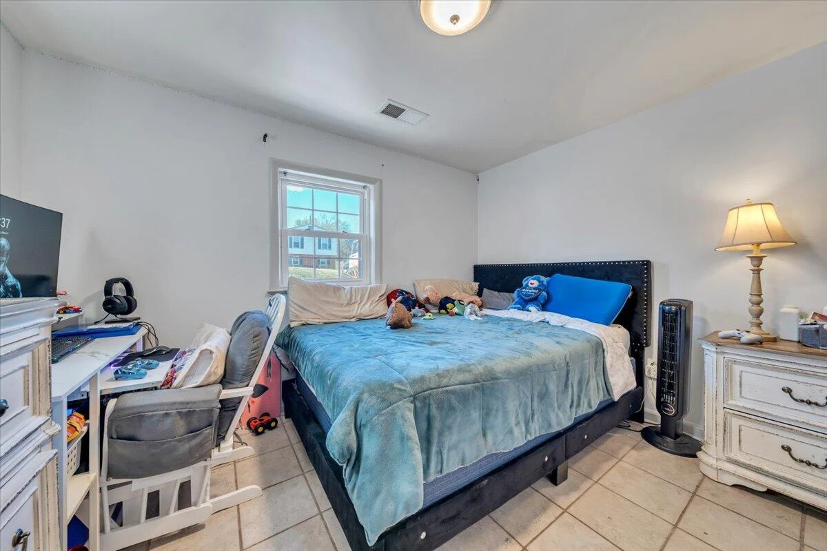 5572 Ambassador DR - Photo 37