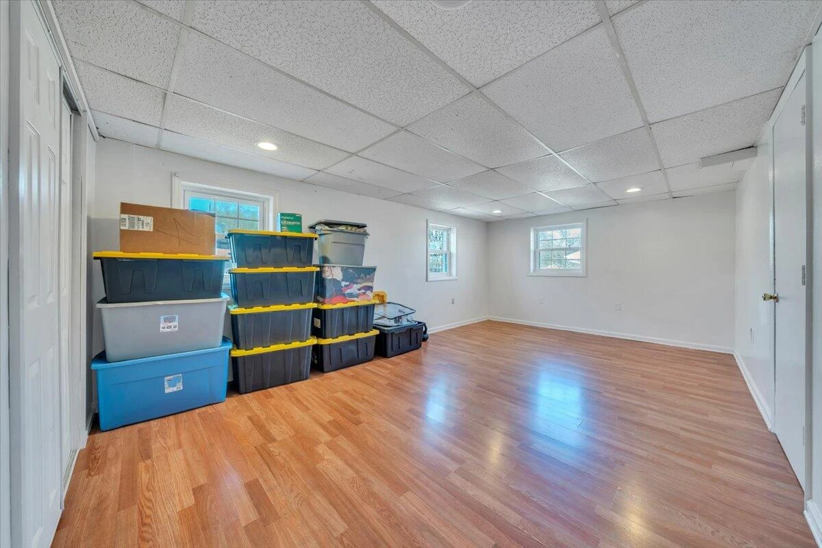 5572 Ambassador DR - Photo 38