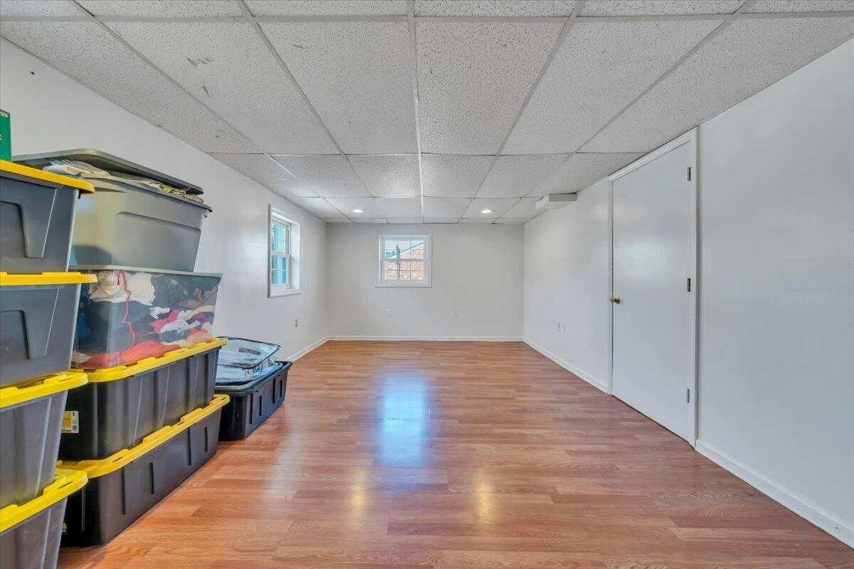 5572 Ambassador DR - Photo 39