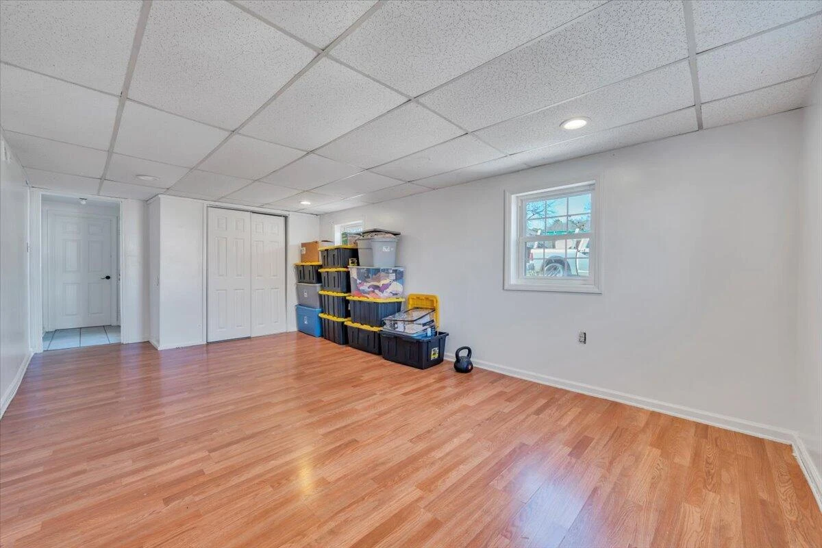 5572 Ambassador DR - Photo 40