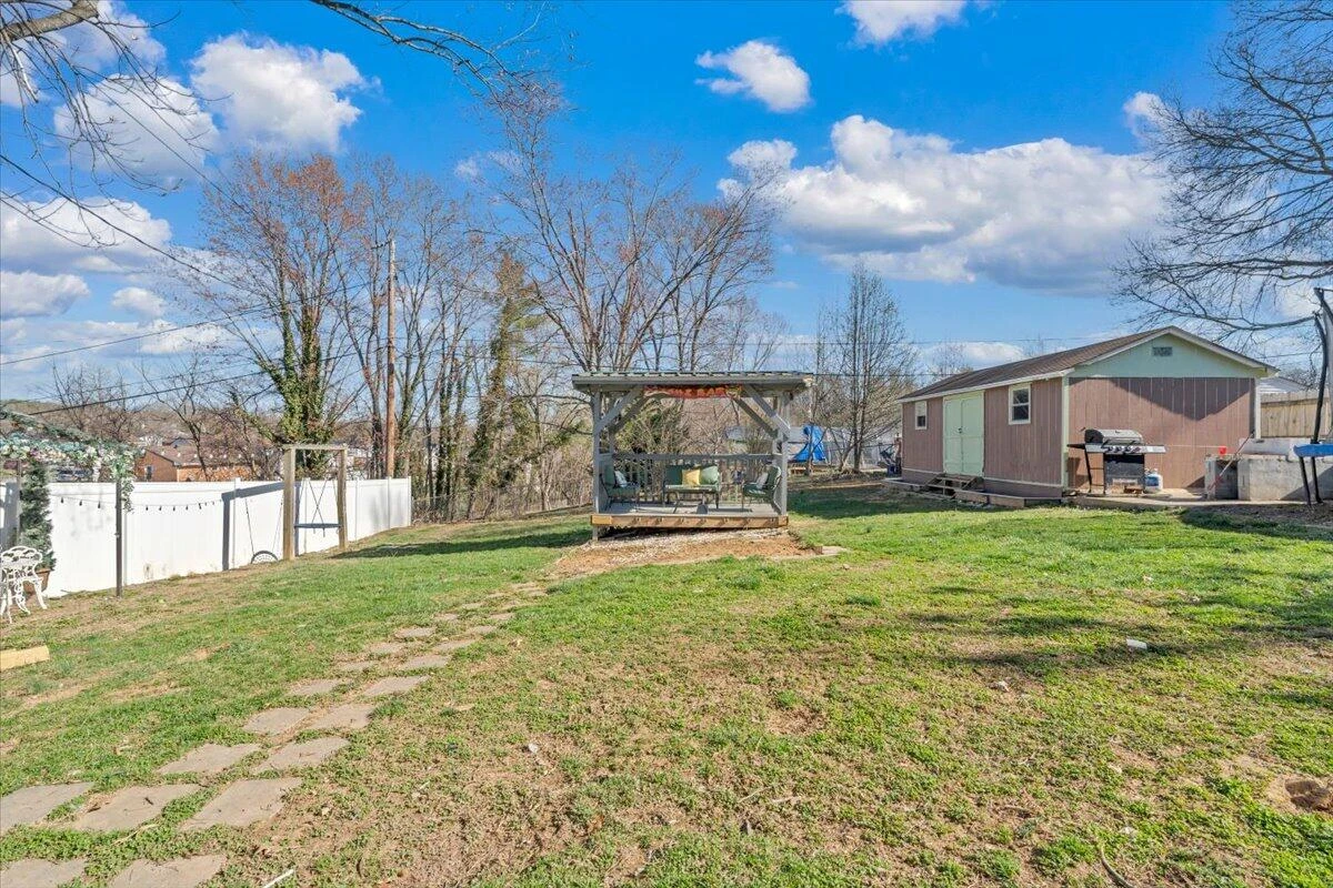 5572 Ambassador DR - Photo 43