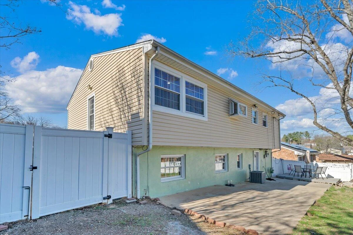5572 Ambassador DR - Photo 49