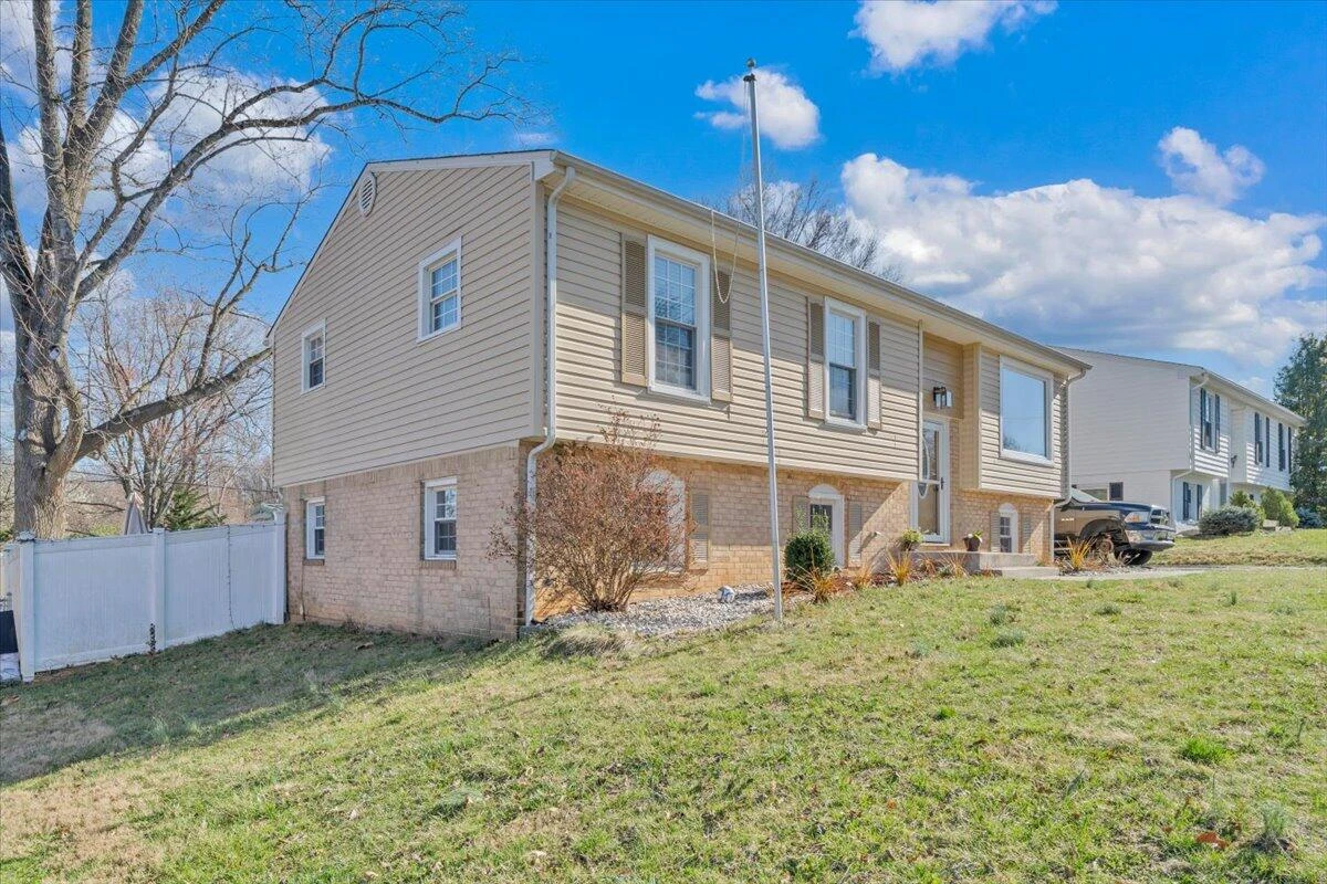 5572 Ambassador DR - Photo 52