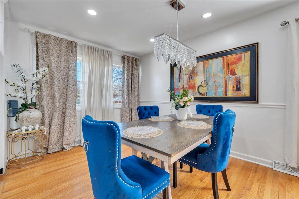 5572 Ambassador DR - Photo 11