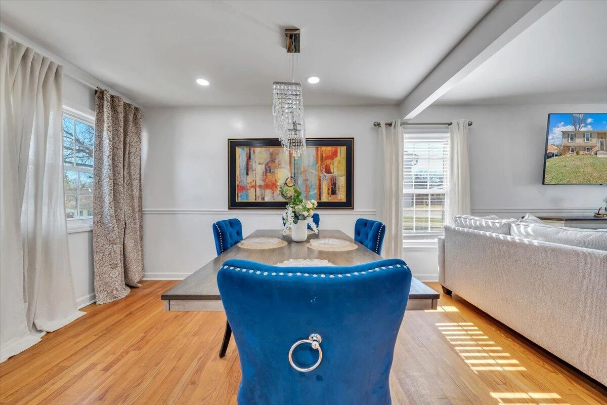 5572 Ambassador DR - Photo 12