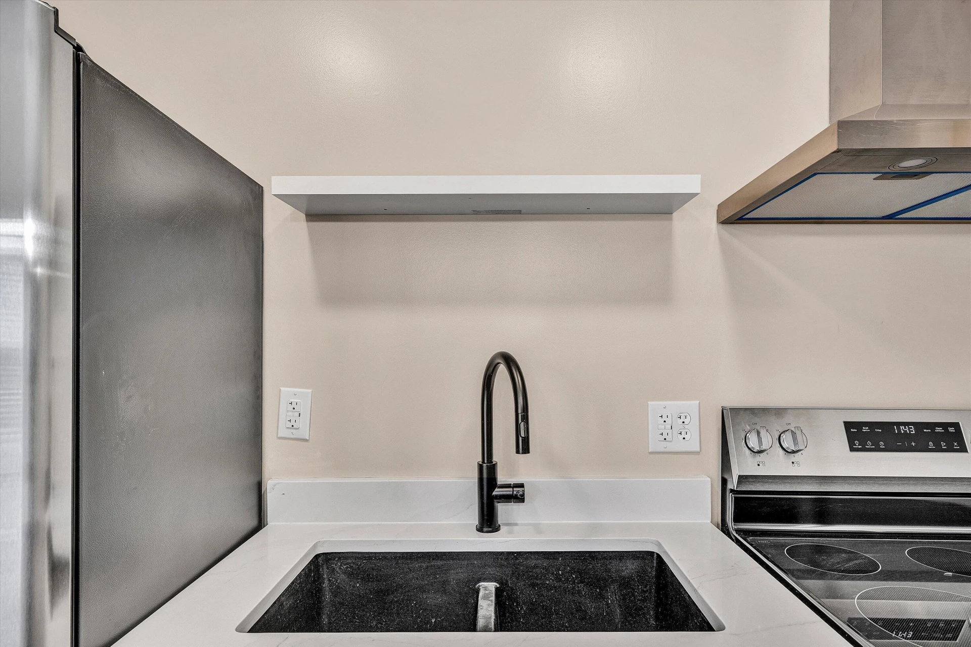 917 McDowell AVE - Photo 16
