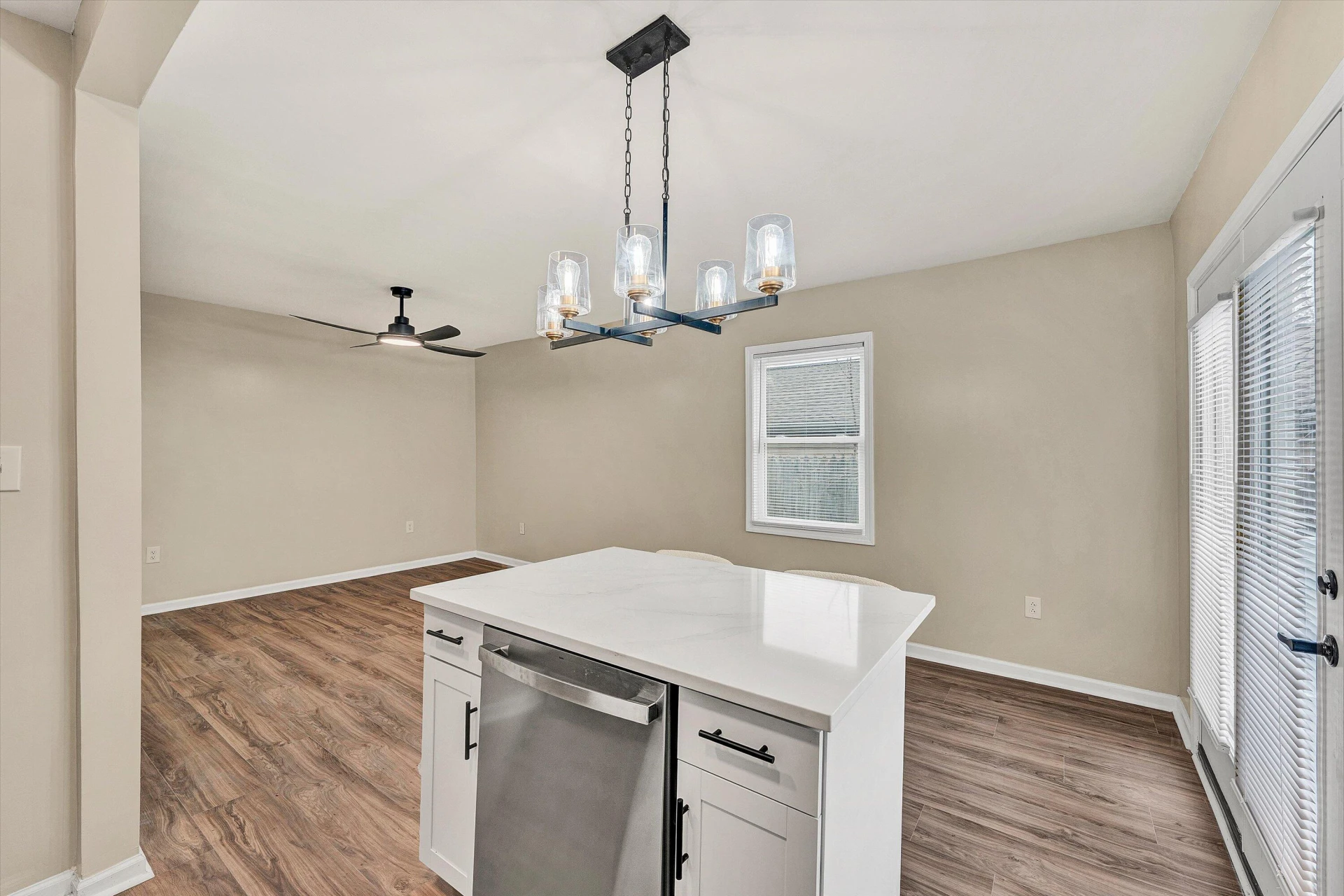 917 McDowell AVE - Photo 17