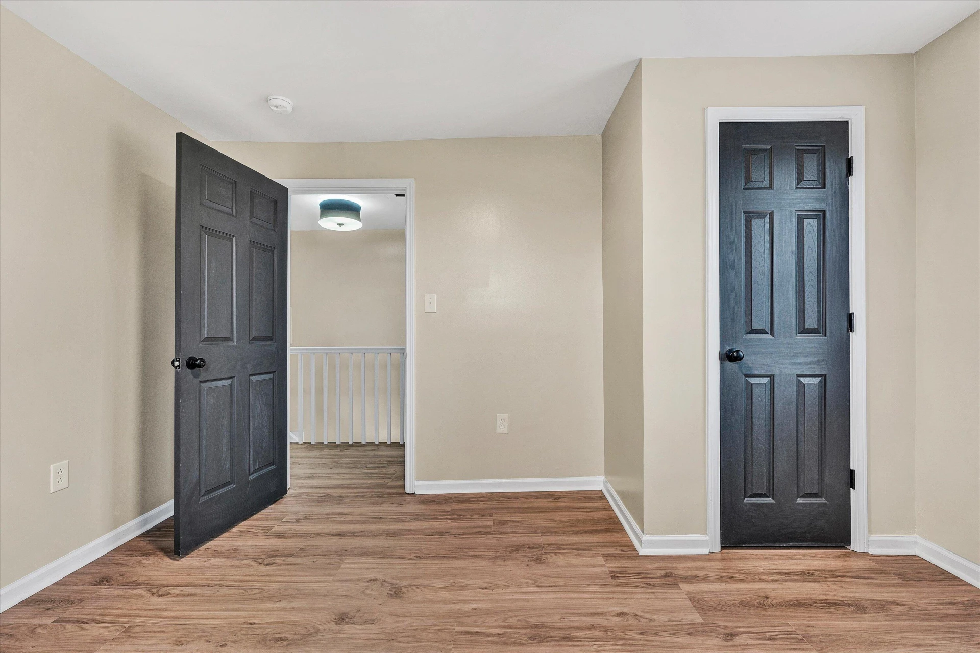 917 McDowell AVE - Photo 28