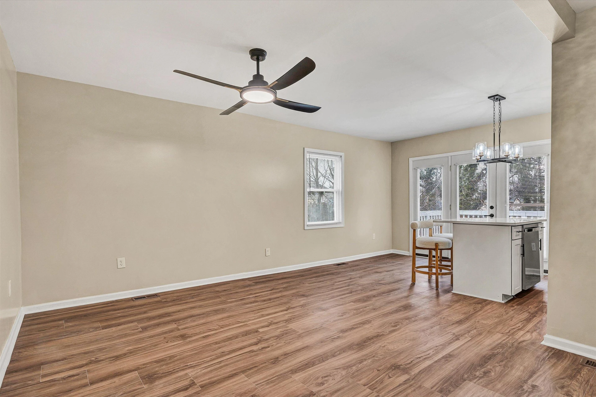 917 McDowell AVE - Photo 9