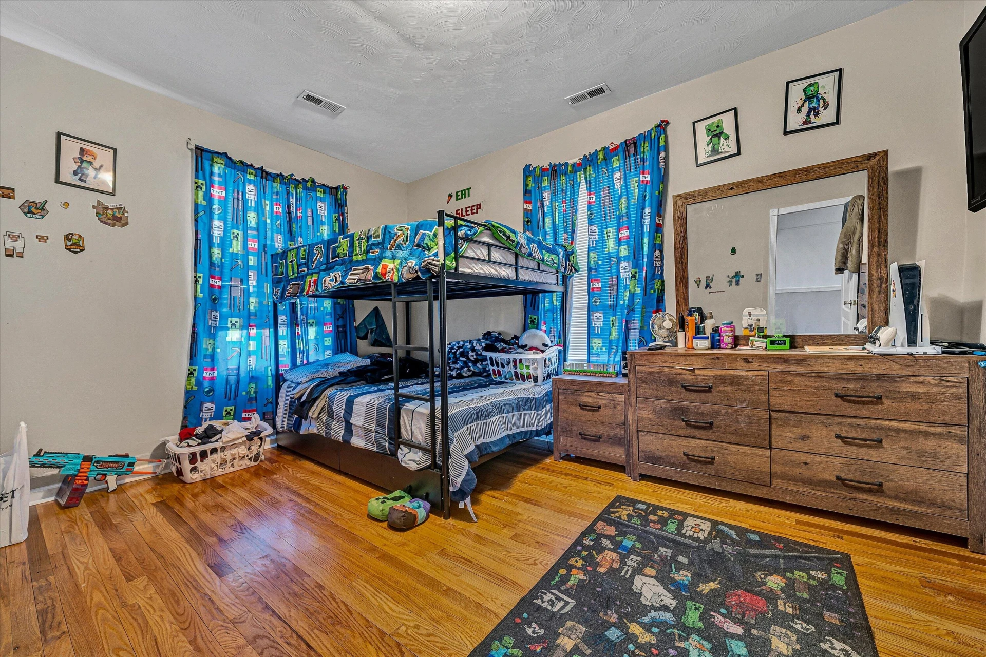 703 ELM AVE - Photo 14