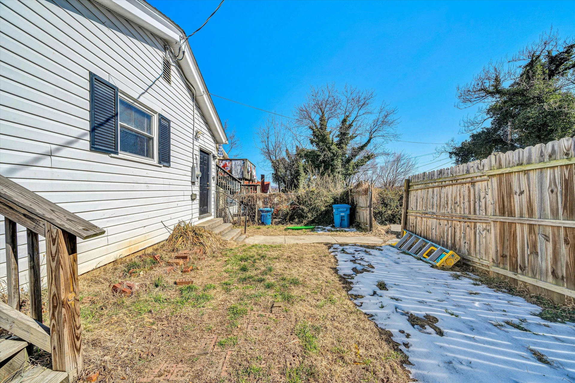 703 ELM AVE - Photo 17