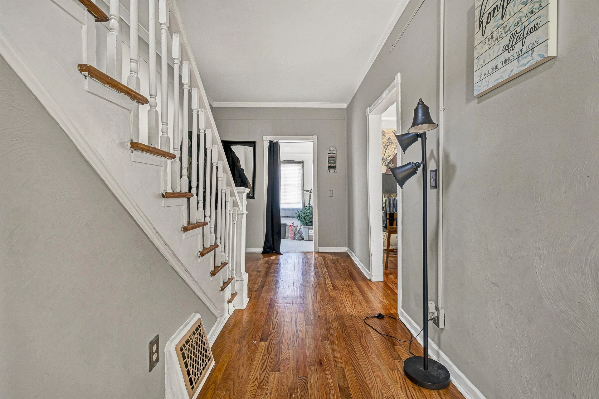 703 ELM AVE - Photo 3