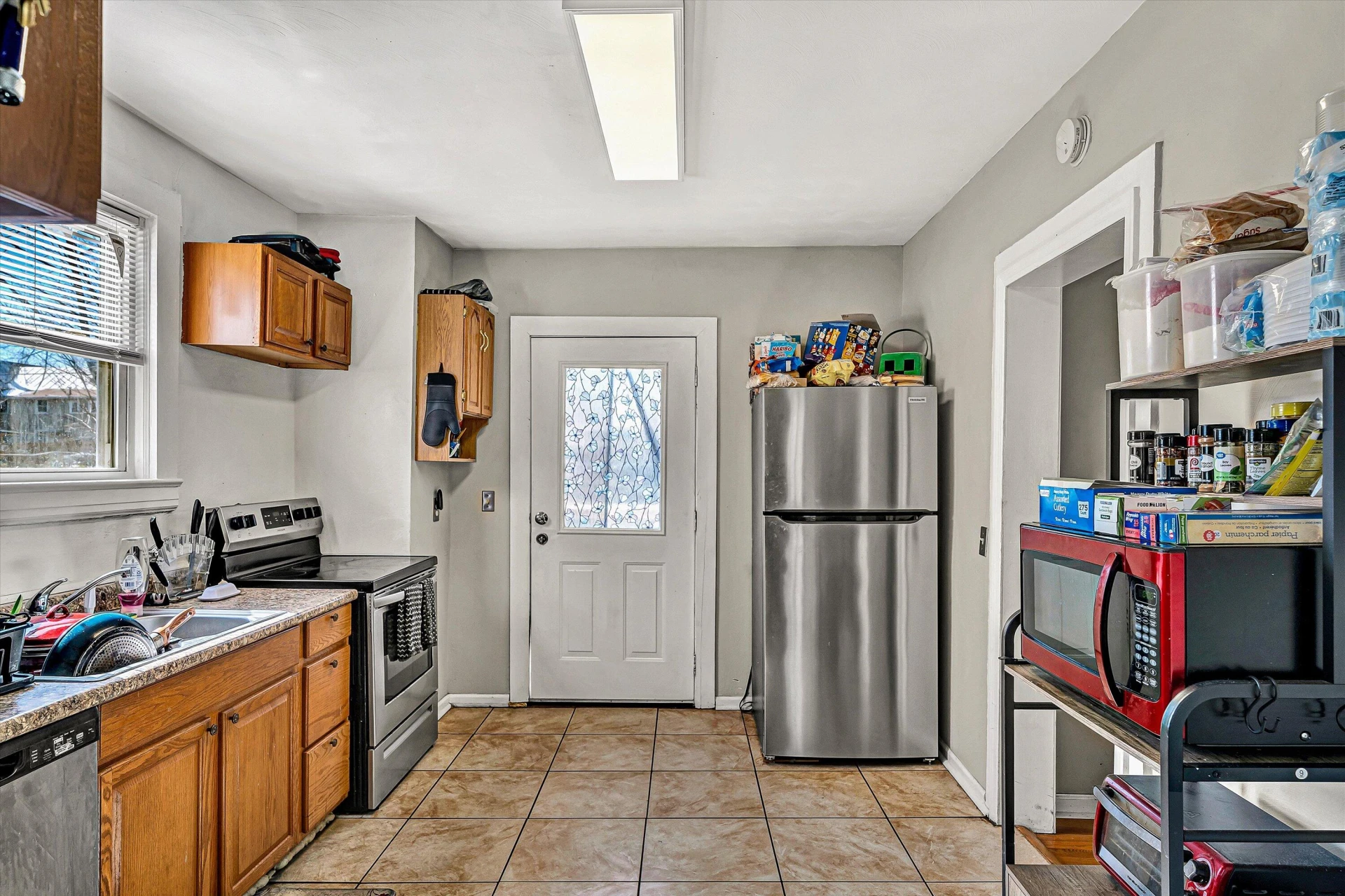 703 ELM AVE - Photo 8