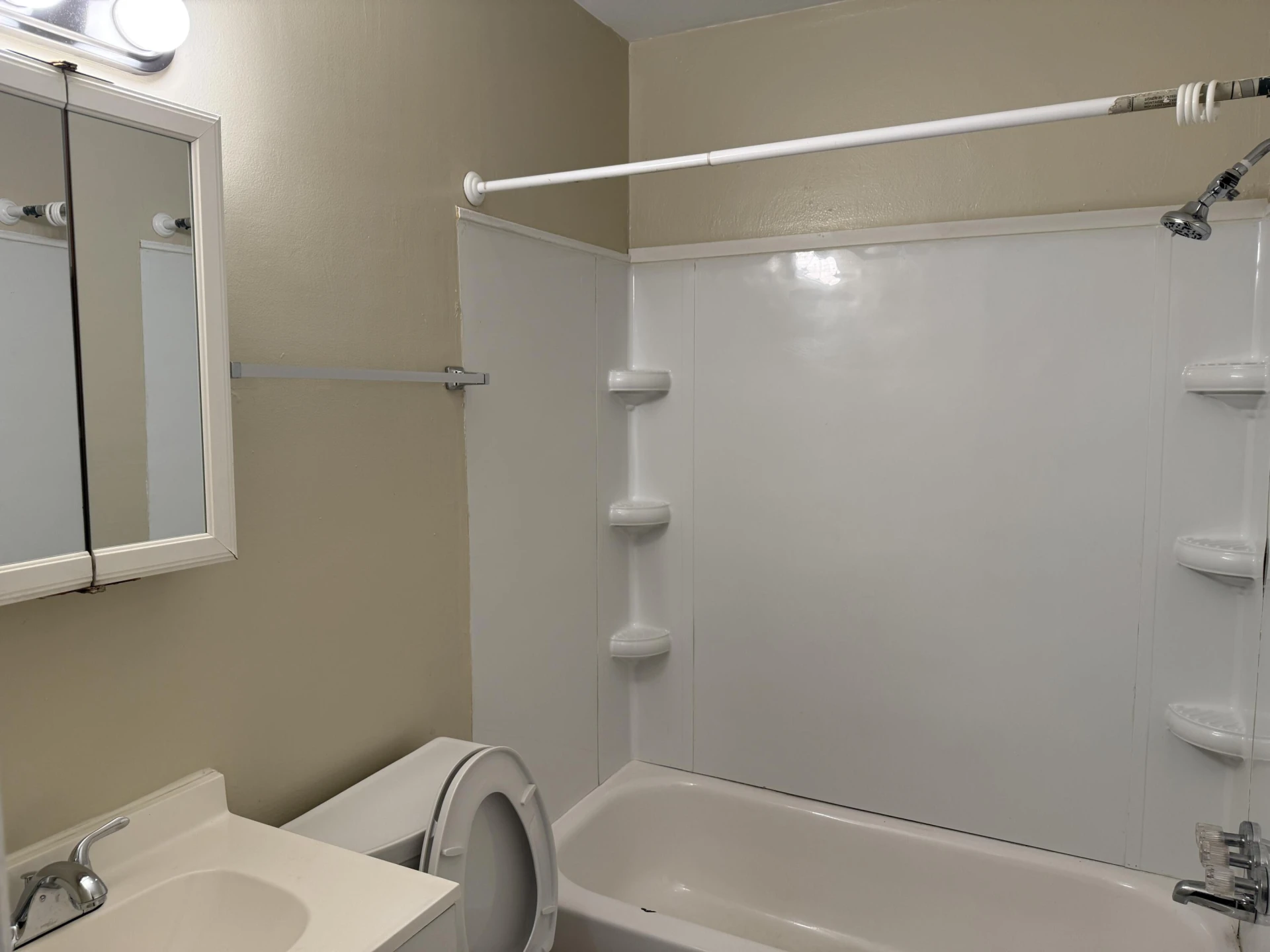 1634 Eastern AVE - Photo 14