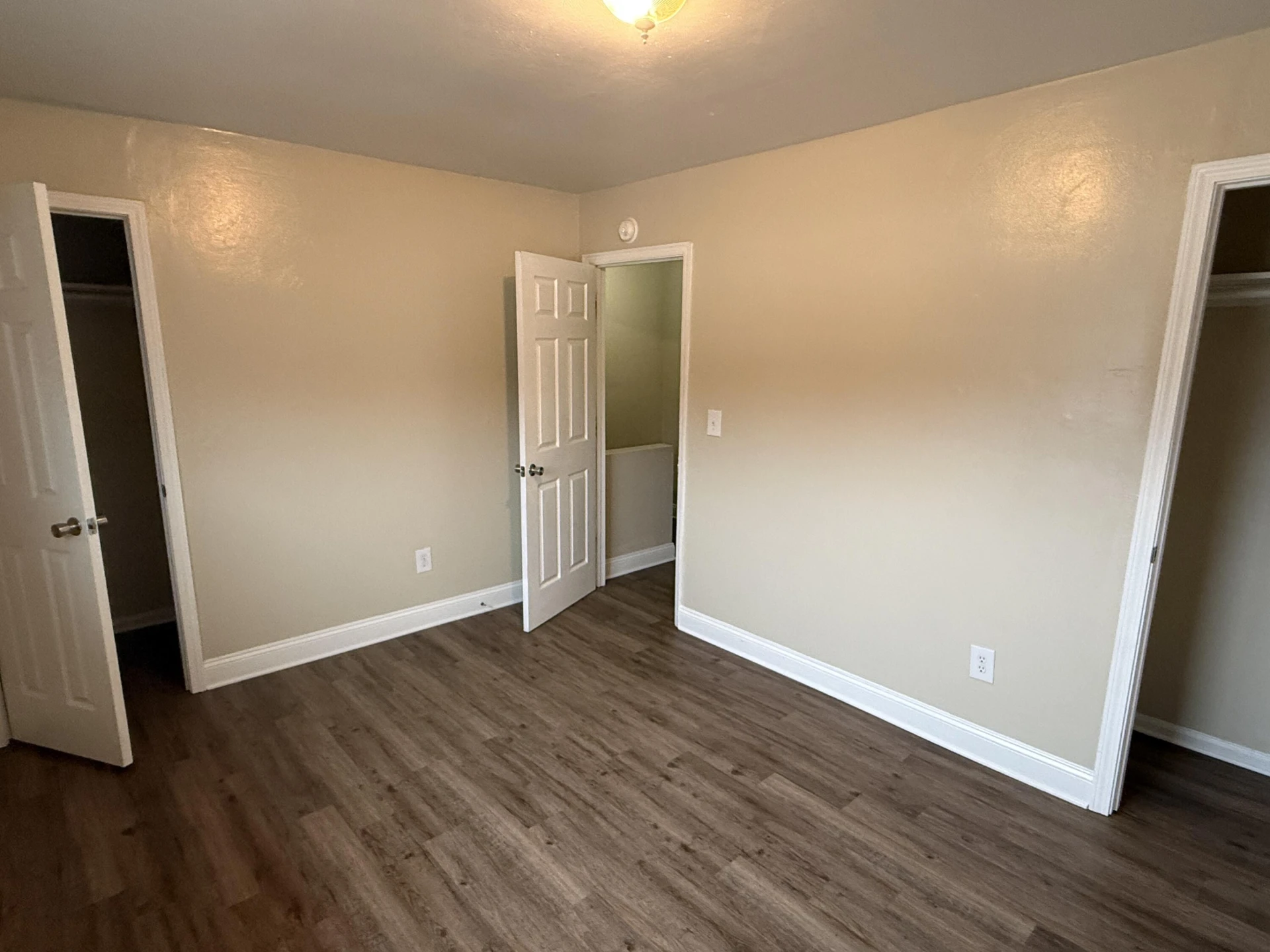 1634 Eastern AVE - Photo 18