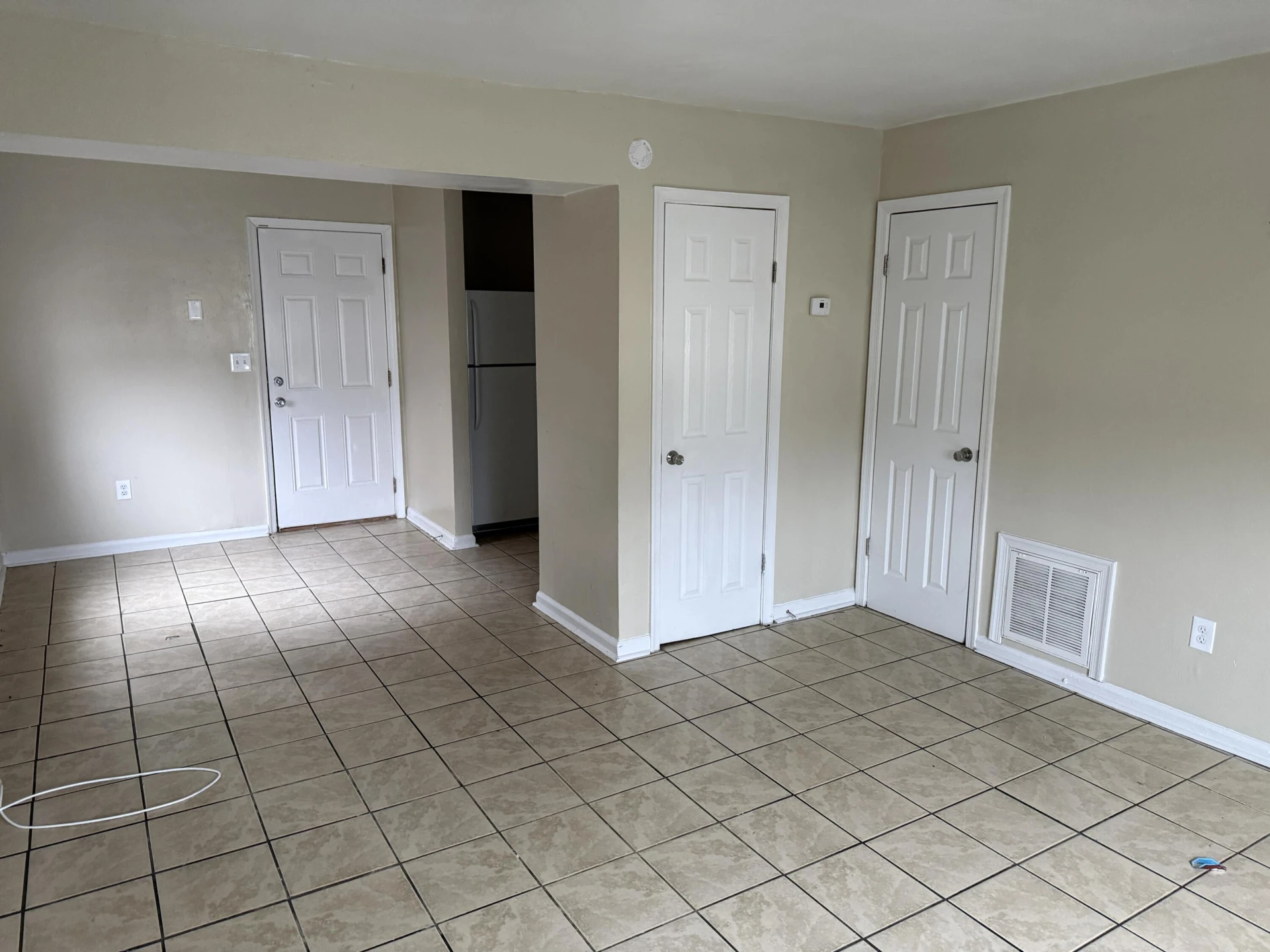 1634 Eastern AVE - Photo 3