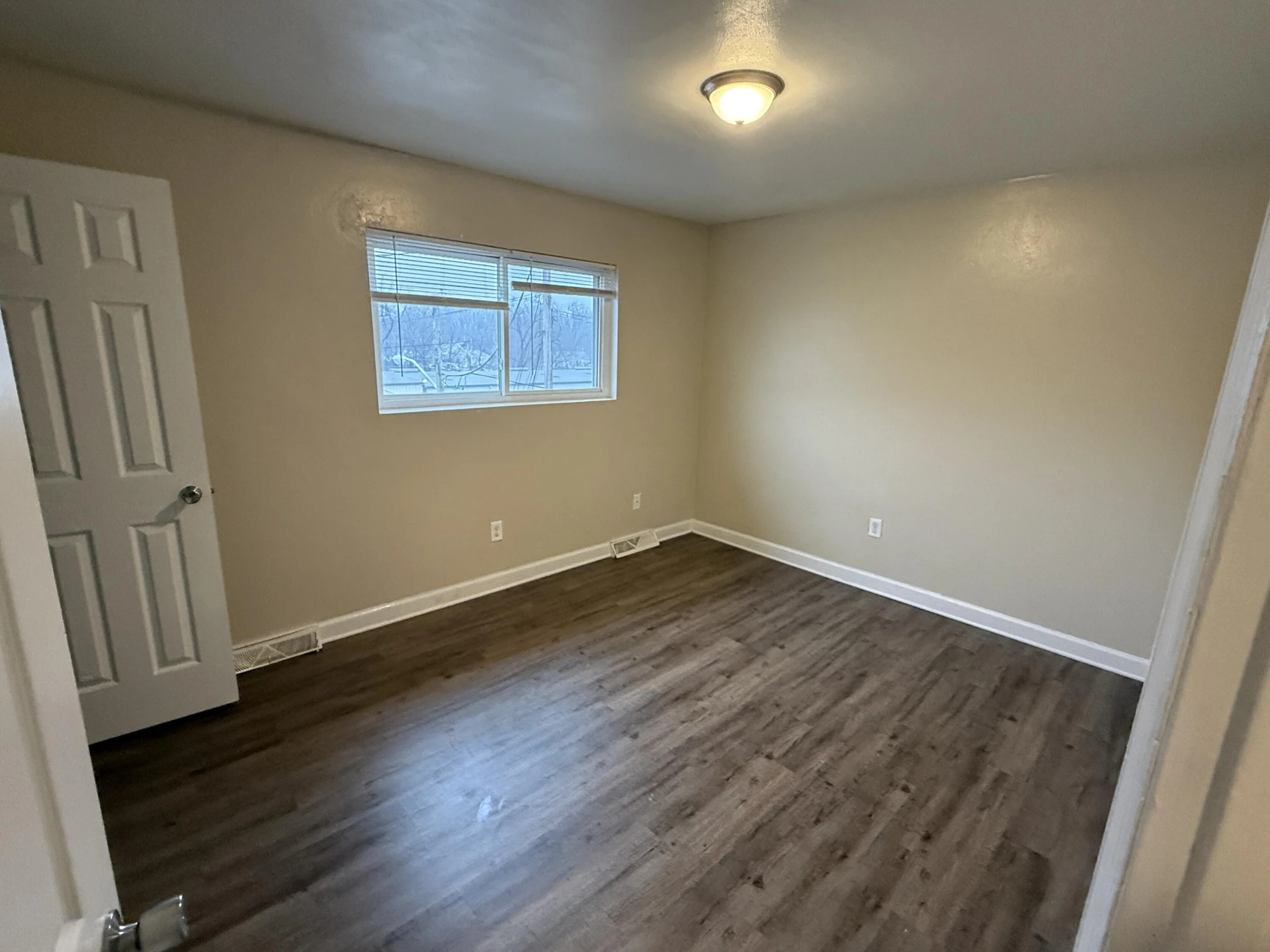 1634 Eastern AVE - Photo 8