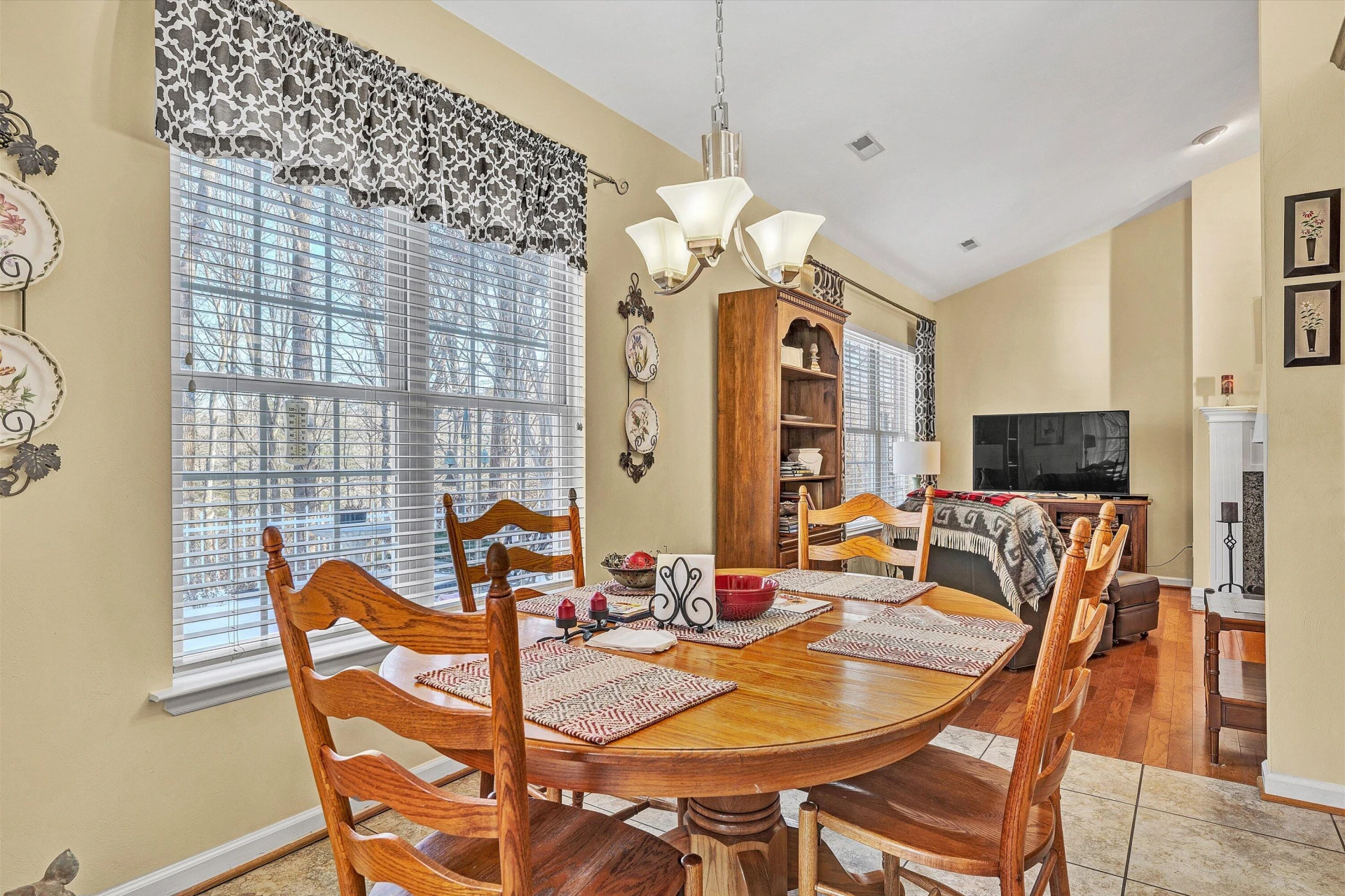 1576 ROSEWALK LN - Photo 12