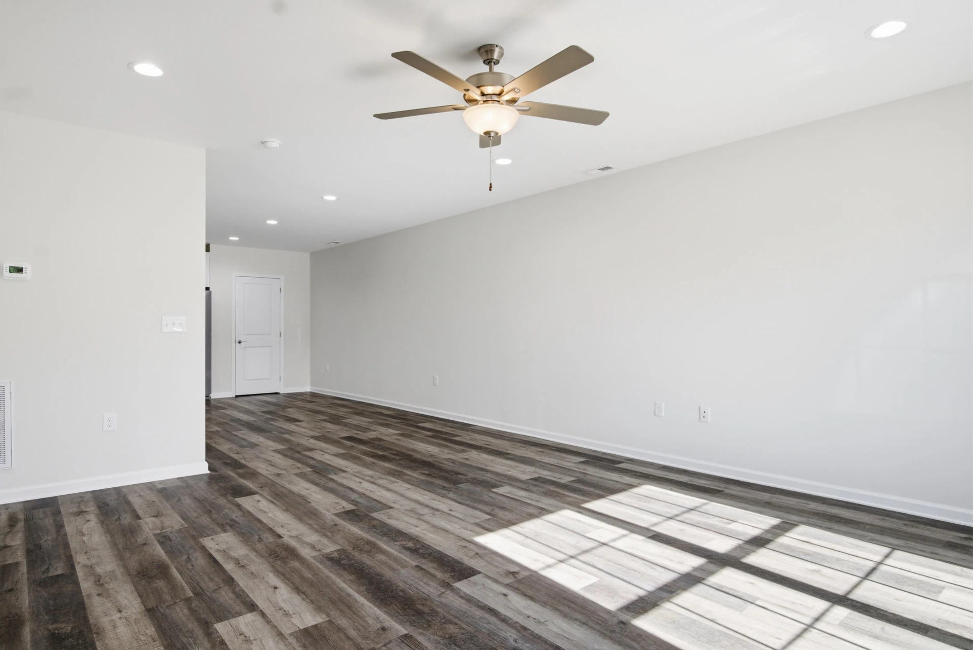 423 Washington AVE - Photo 2