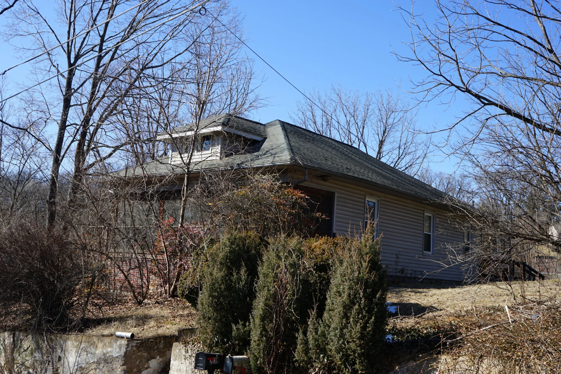 2230 Overlook RD
