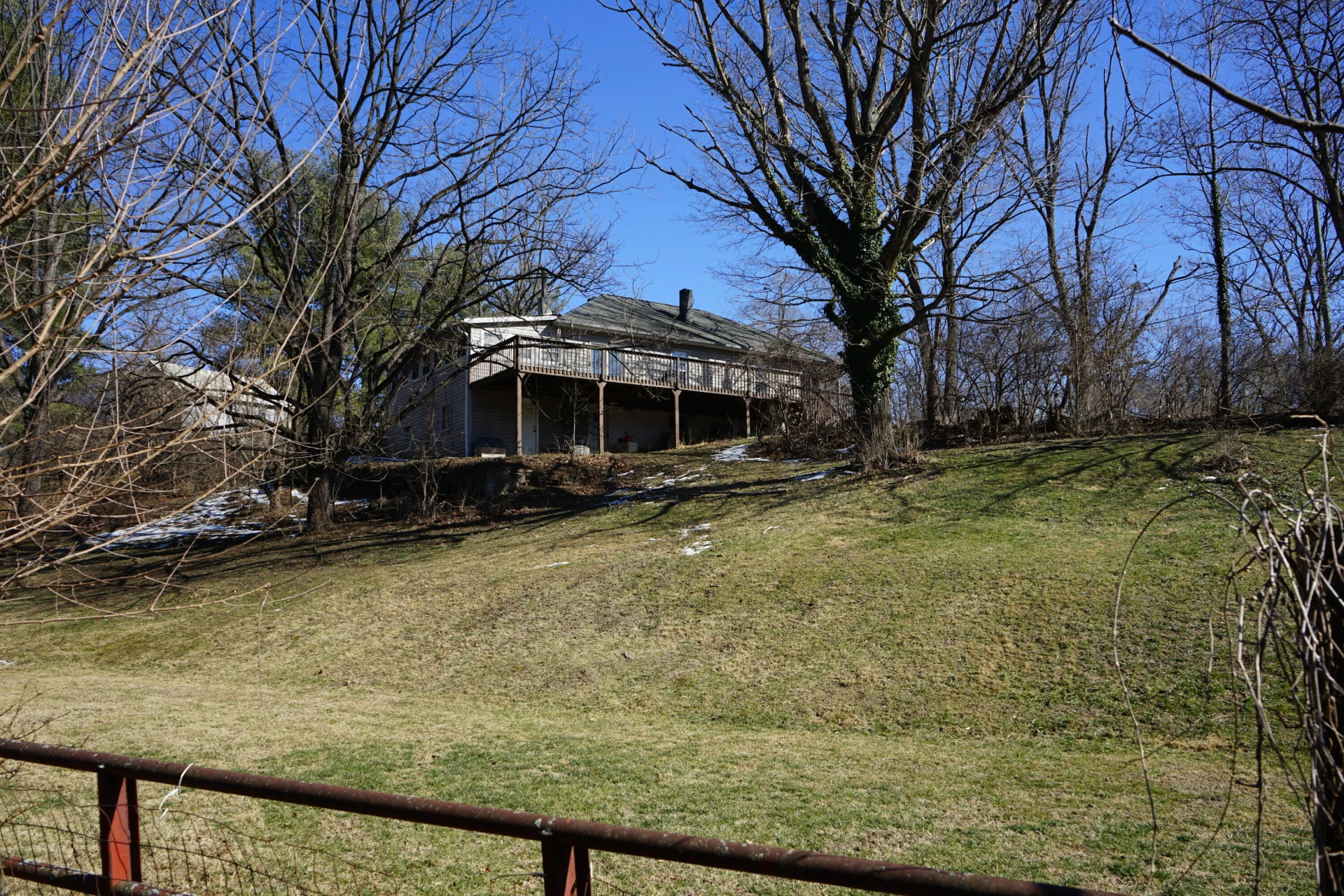 2230 Overlook RD - Photo 2