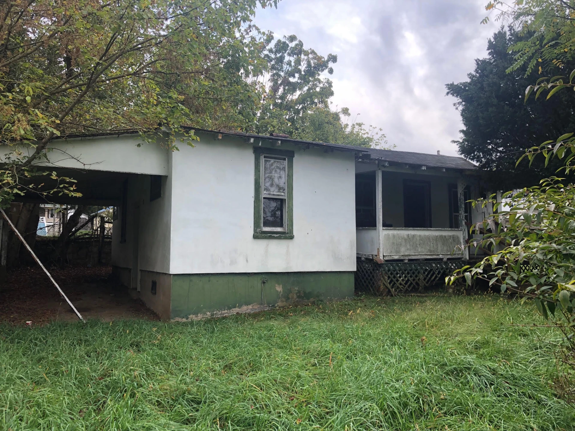 211 Marshall ST - Photo 2