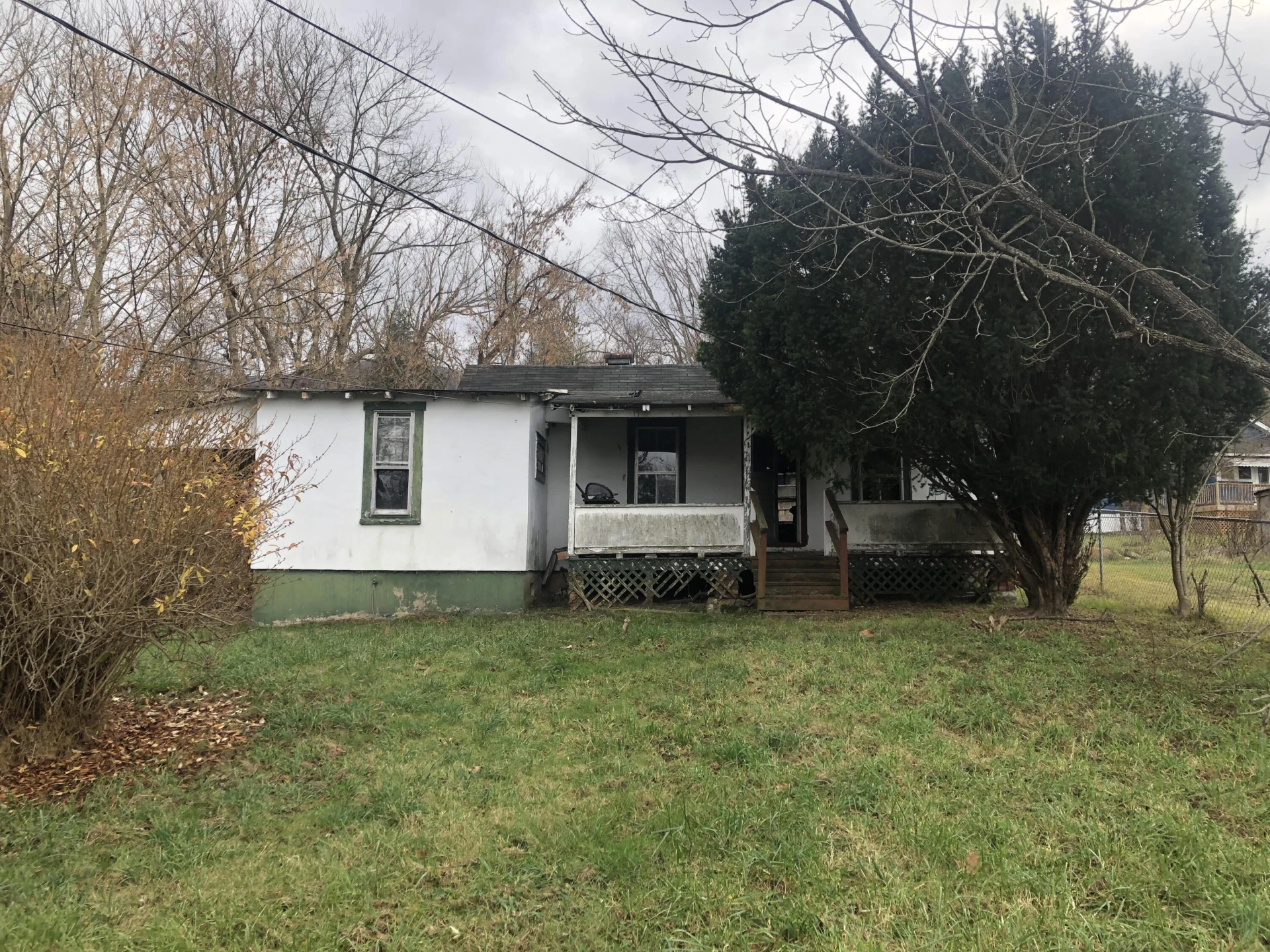 211 Marshall ST - Photo 3