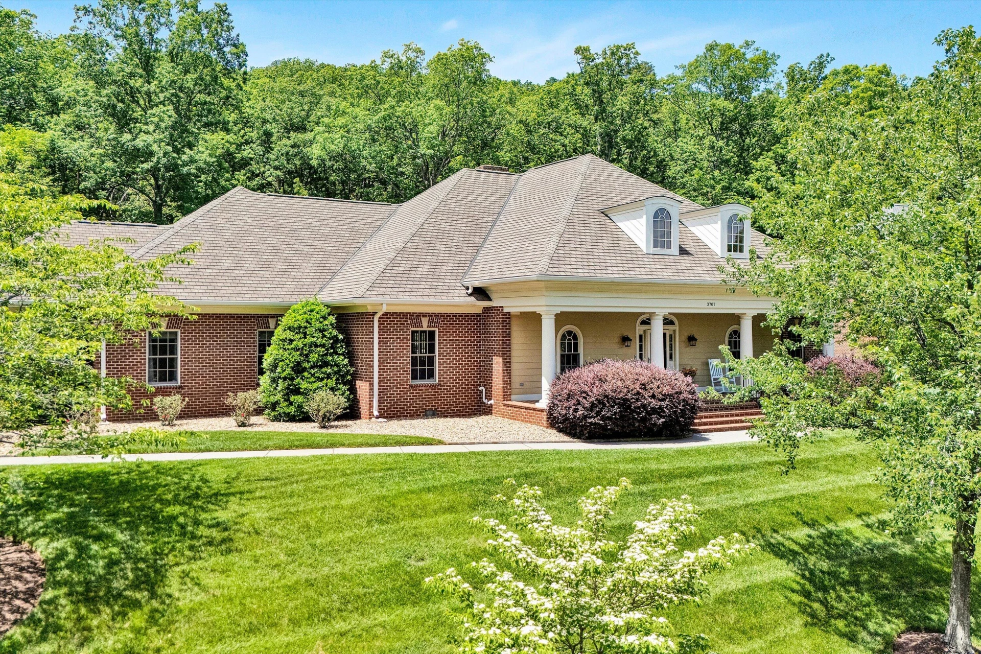 3707 Wellington DR