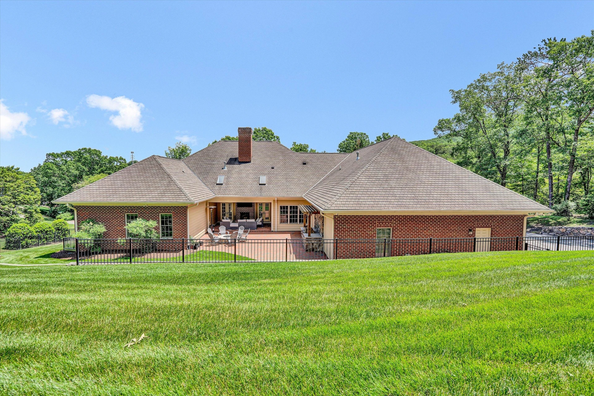 3707 Wellington DR - Photo 10