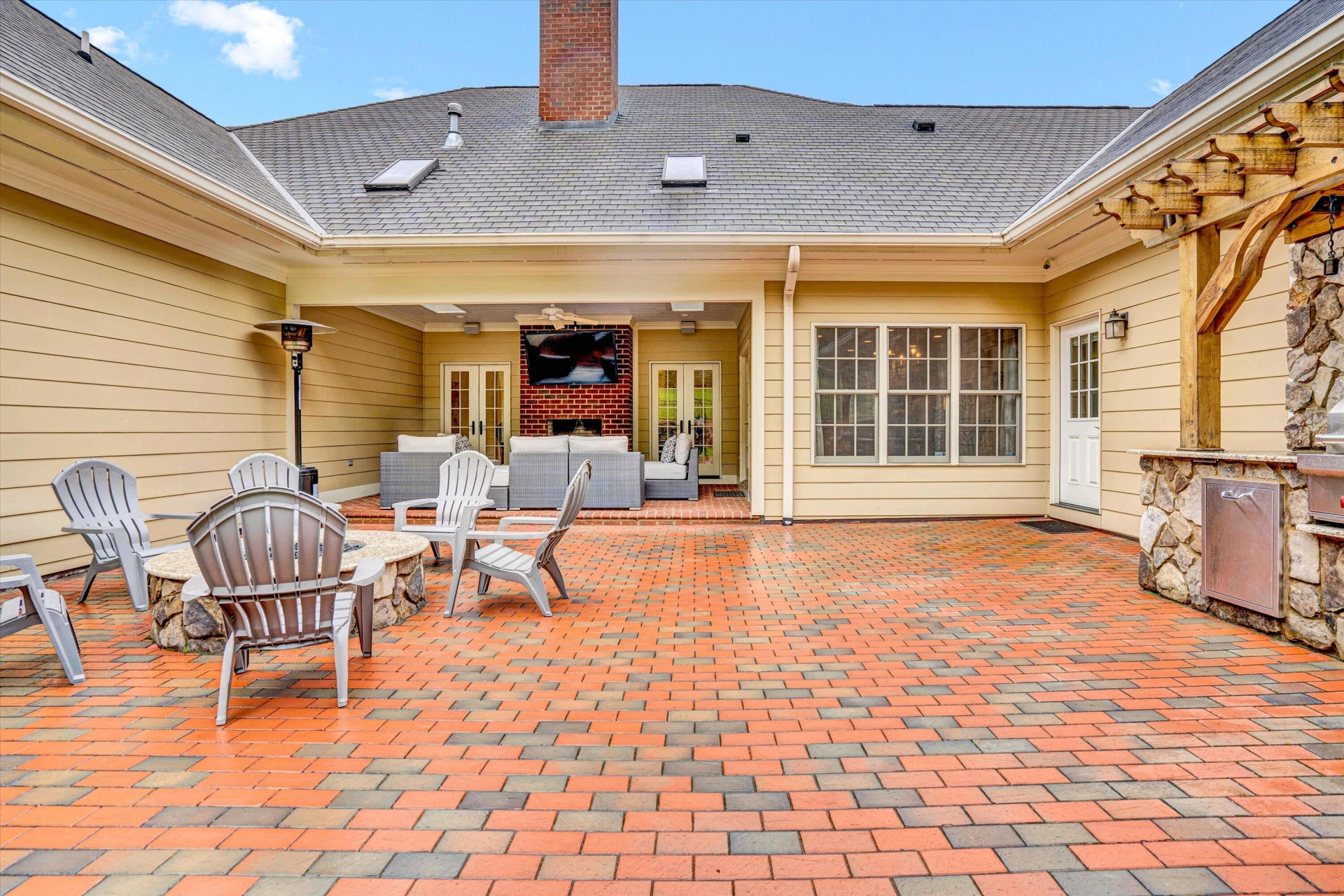 3707 Wellington DR - Photo 11