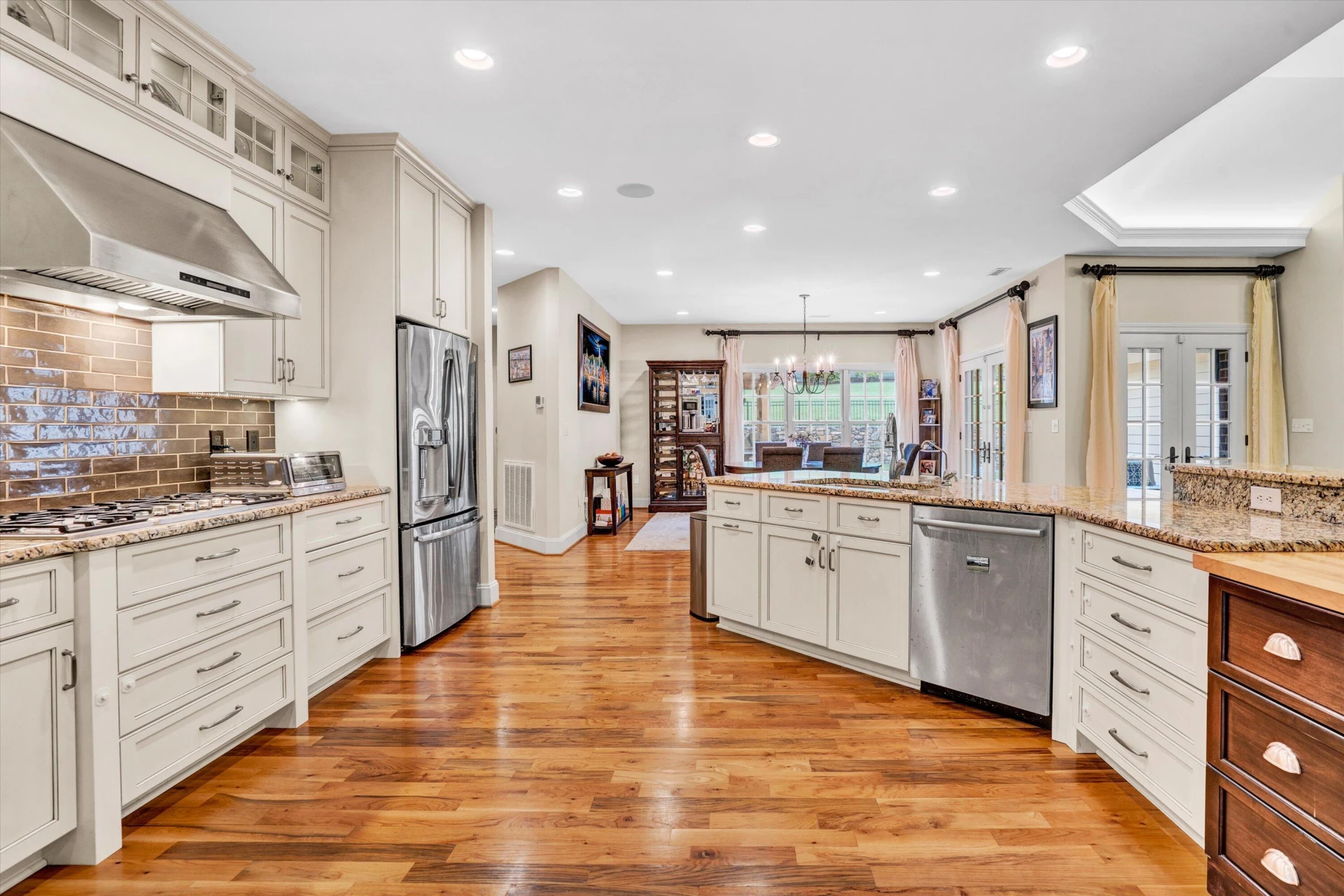 3707 Wellington DR - Photo 23