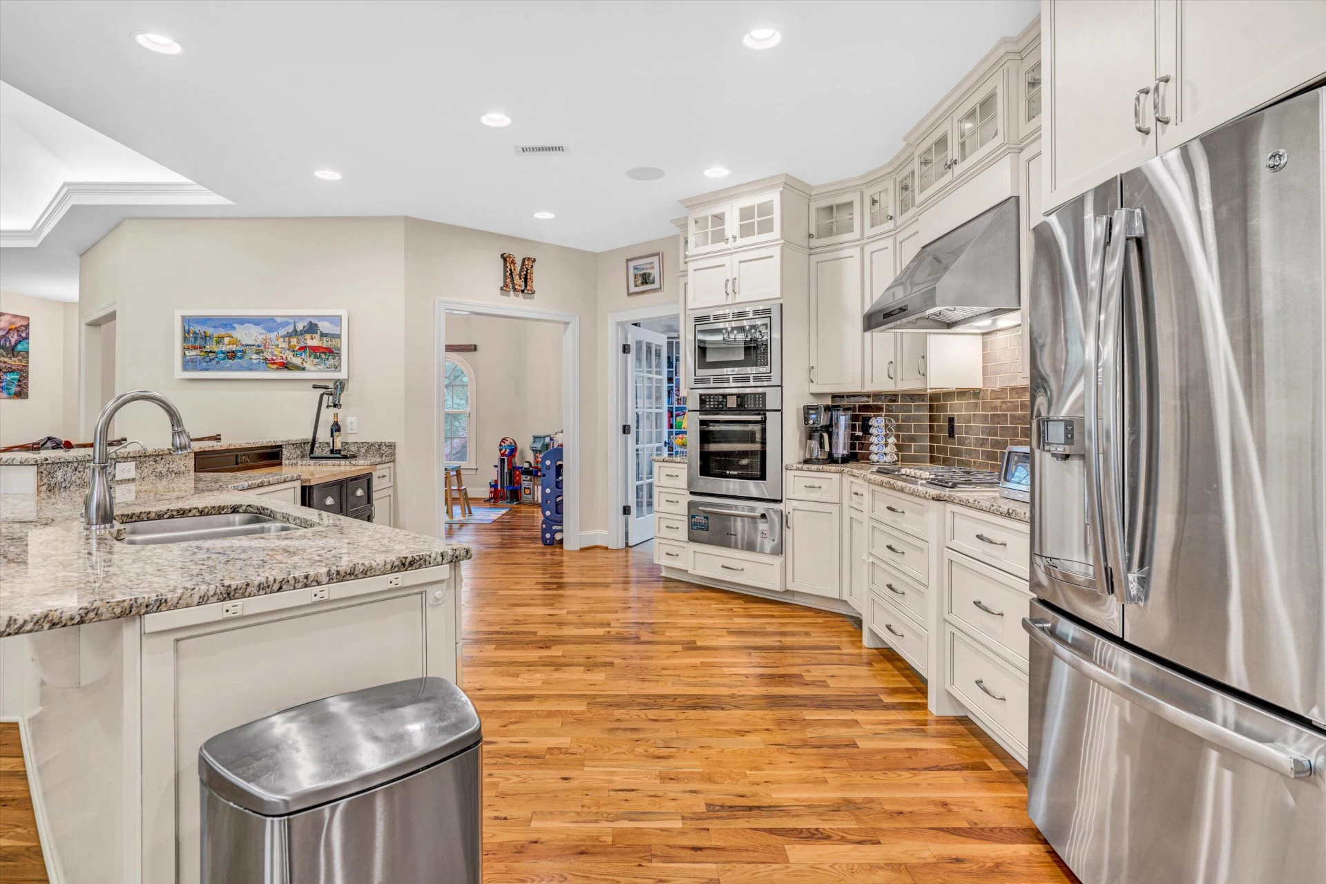 3707 Wellington DR - Photo 27
