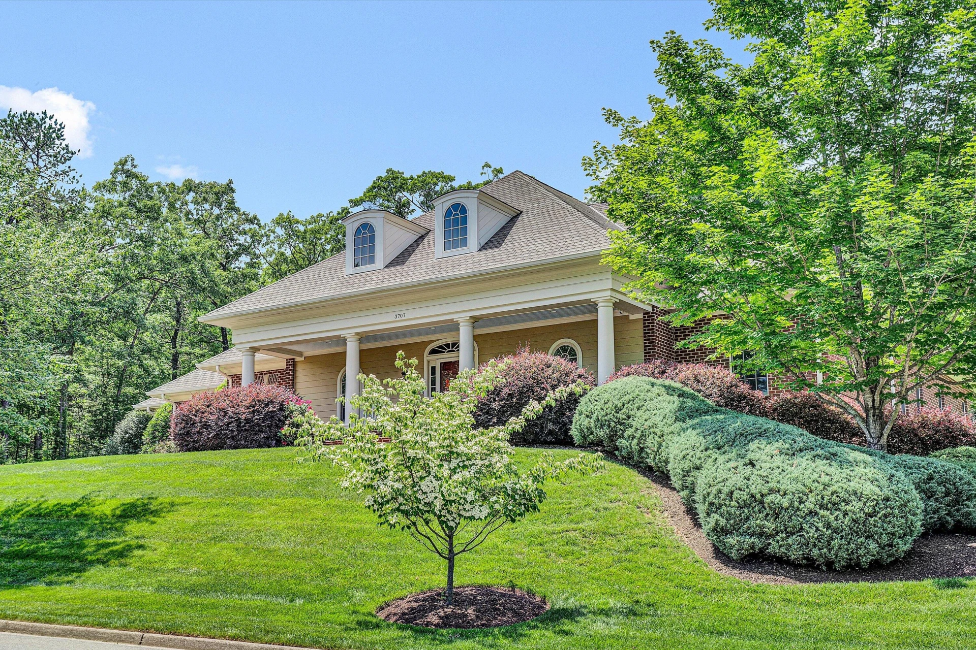 3707 Wellington DR - Photo 4