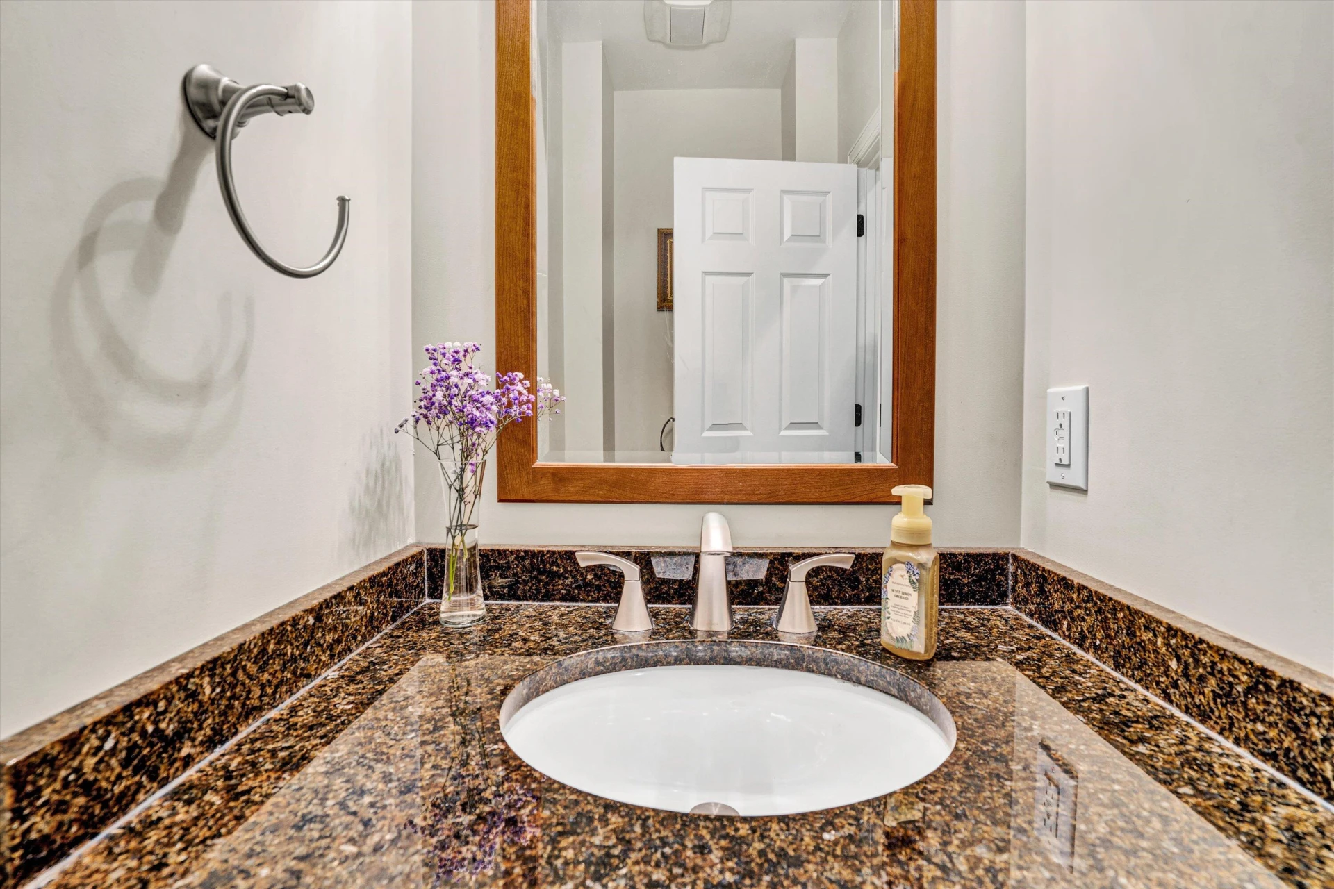 3707 Wellington DR - Photo 57