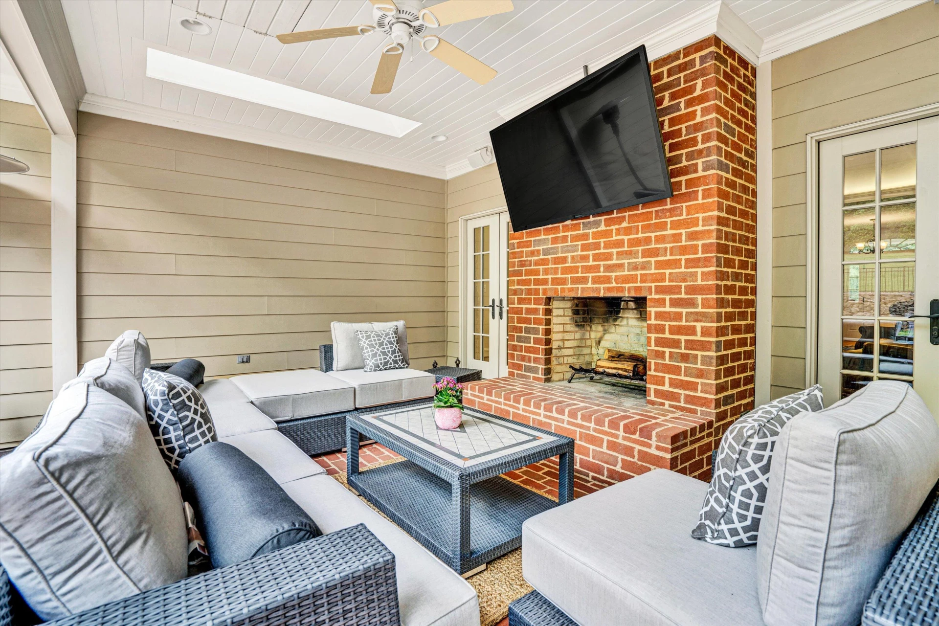 3707 Wellington DR - Photo 6