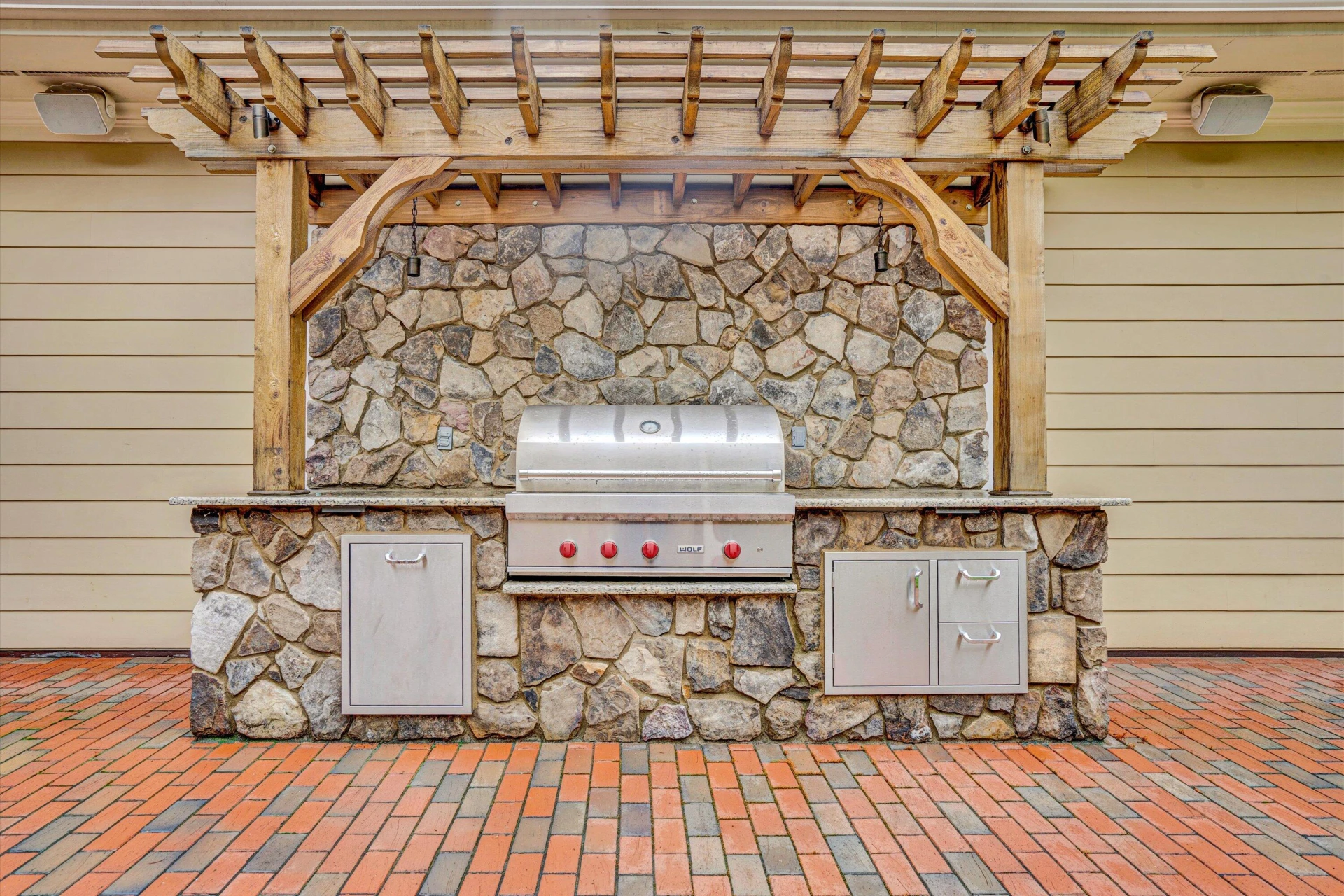 3707 Wellington DR - Photo 8