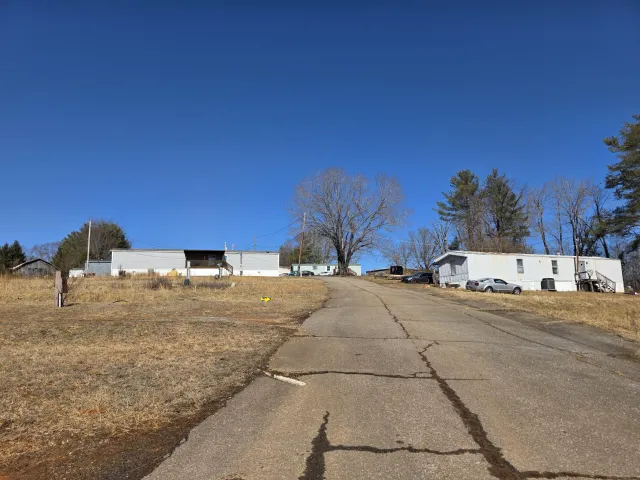 15 Spruce Pine LN