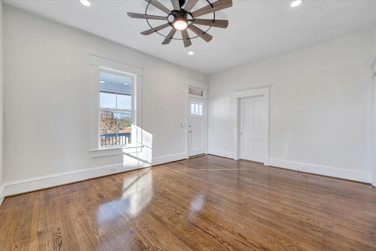 411 Cleveland AVE - Photo 10