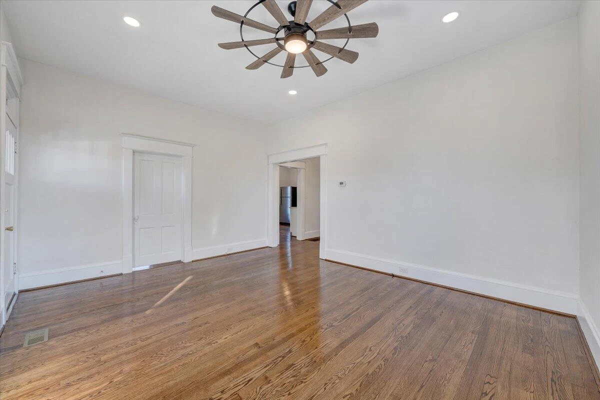 411 Cleveland AVE - Photo 11