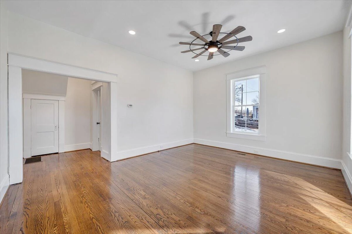 411 Cleveland AVE - Photo 5