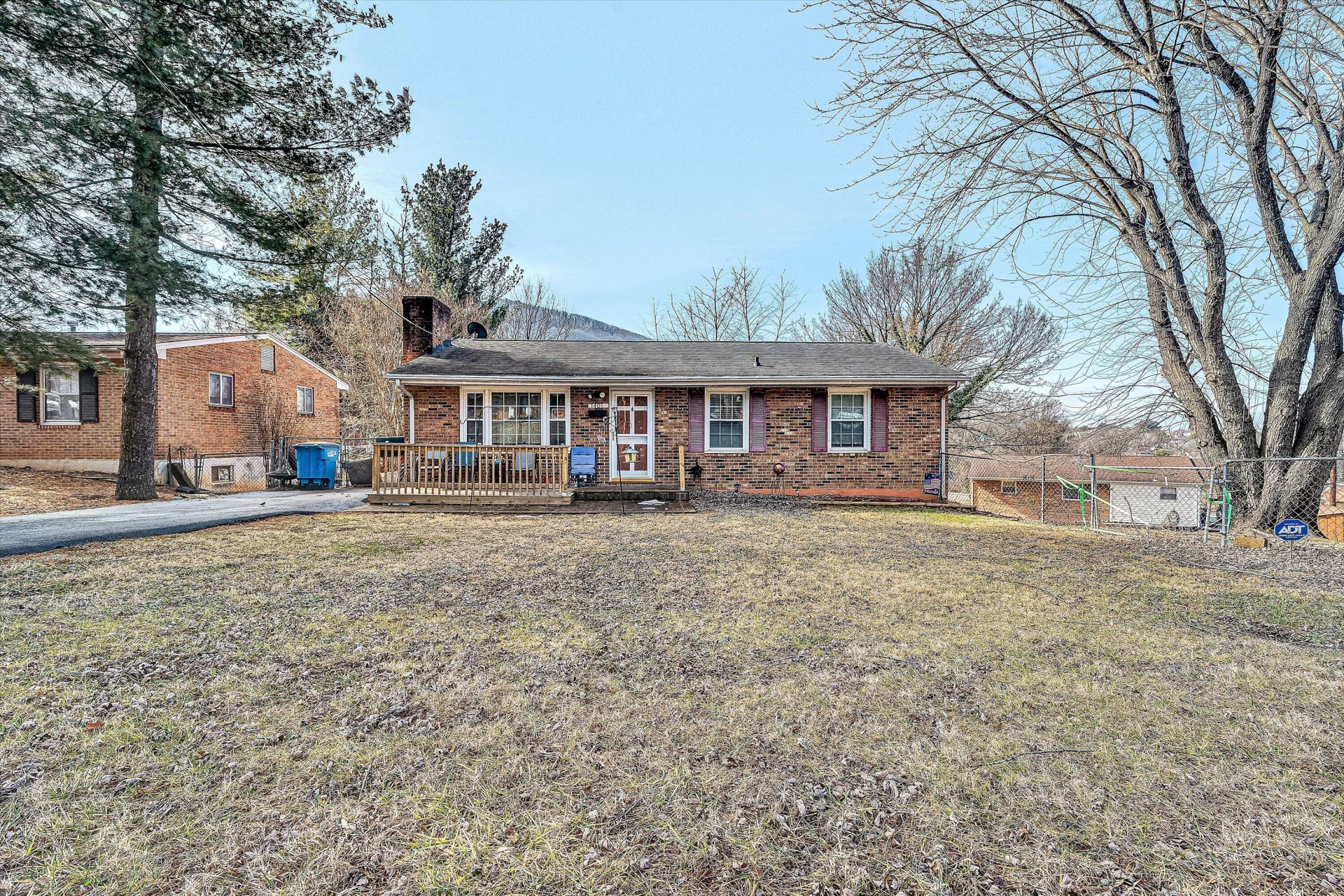 1401 Morehead AVE