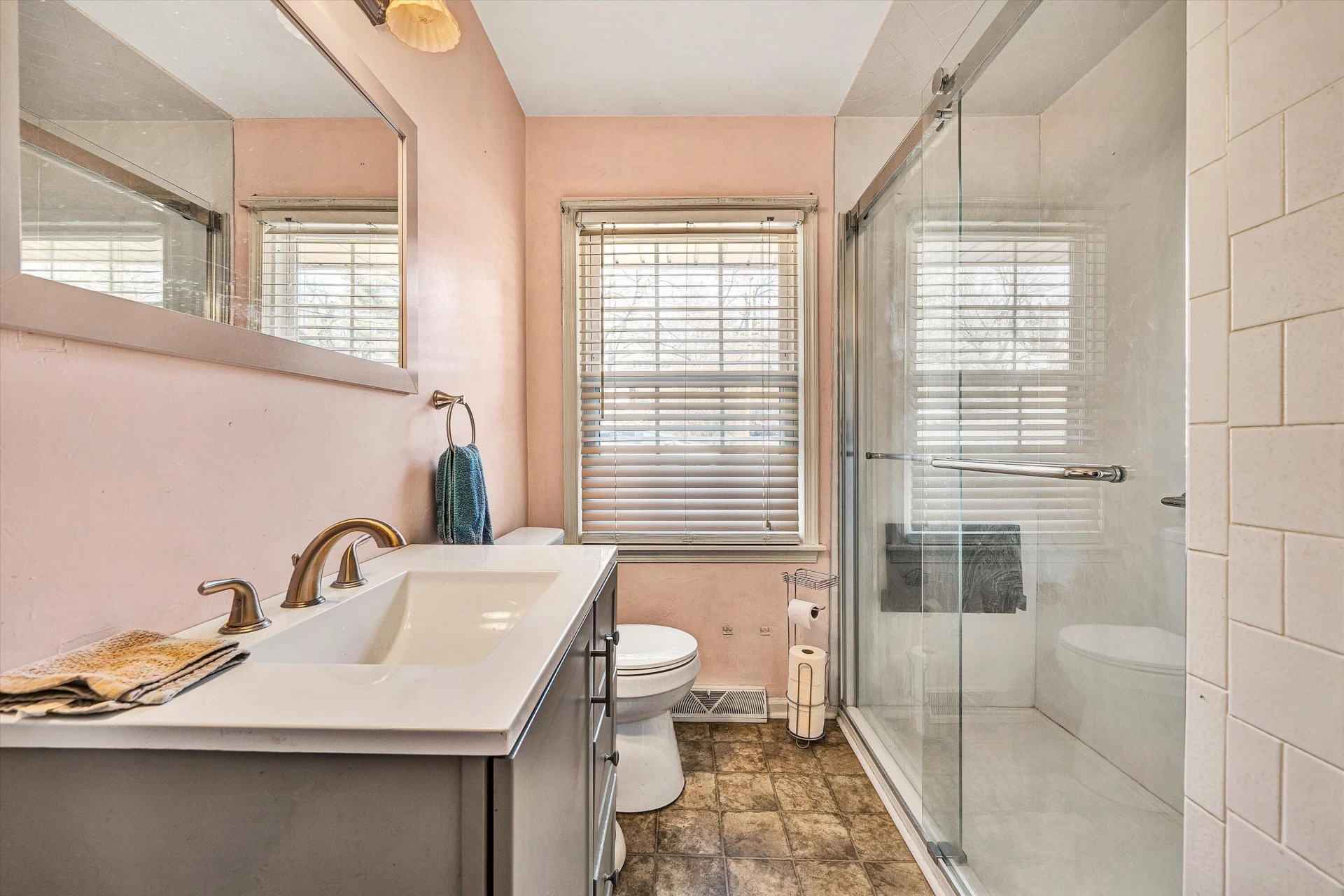1401 Morehead AVE - Photo 10