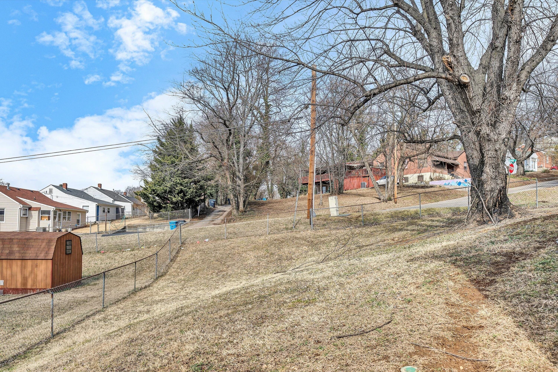 1401 Morehead AVE - Photo 23