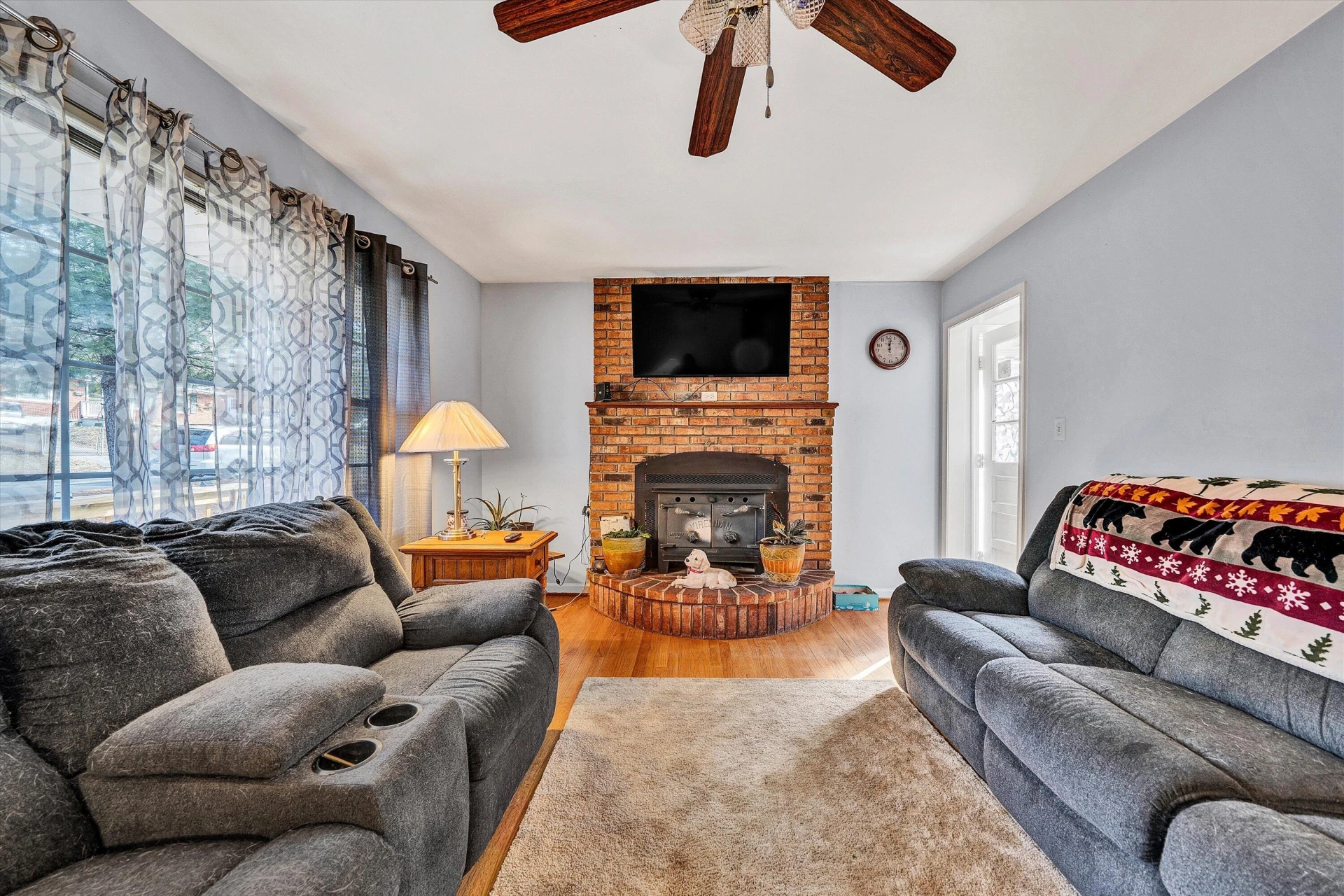 1401 Morehead AVE - Photo 6