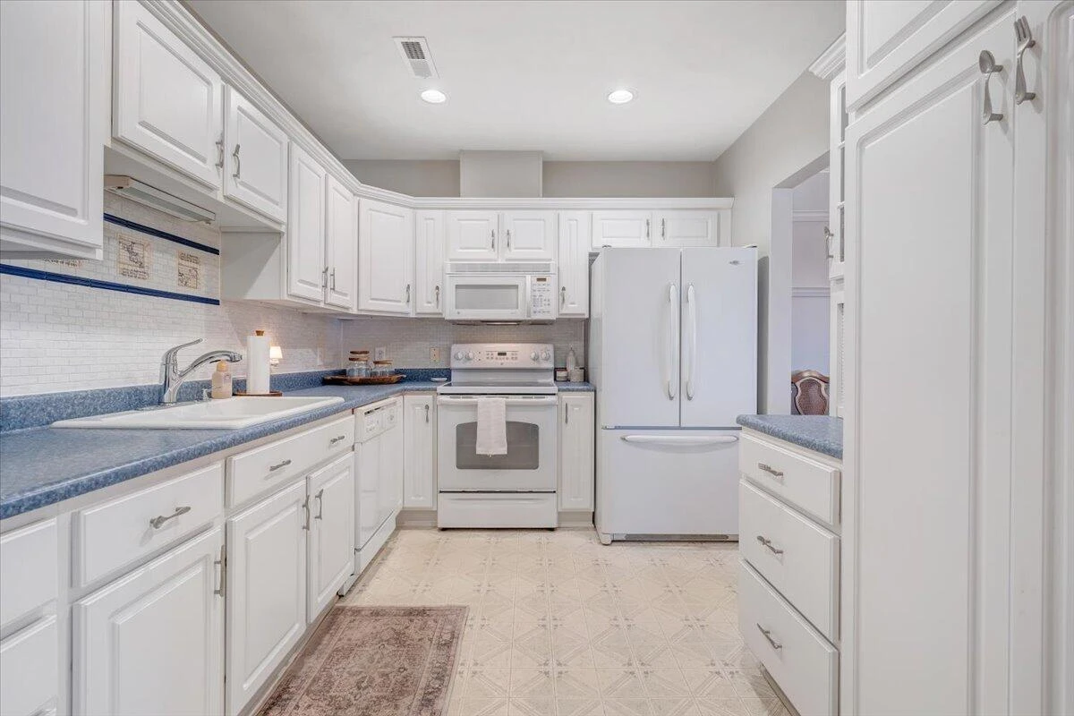 4448 PHEASANT RIDGE RD #304 - Photo 31