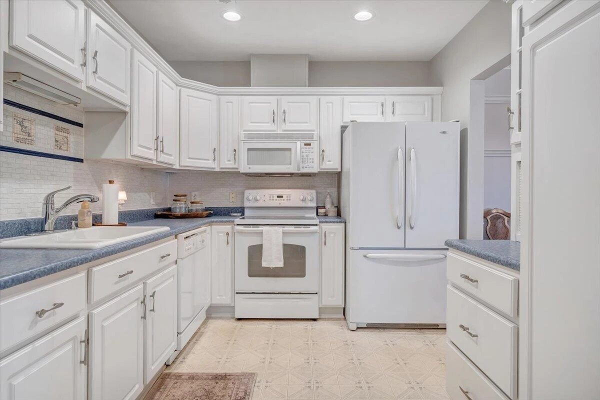 4448 PHEASANT RIDGE RD #304 - Photo 32