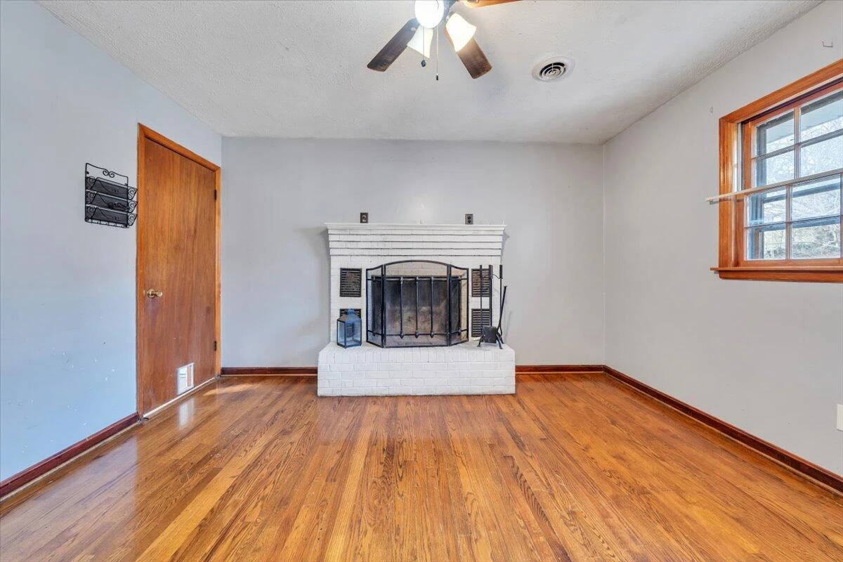 169 TAMPA DR - Photo 12