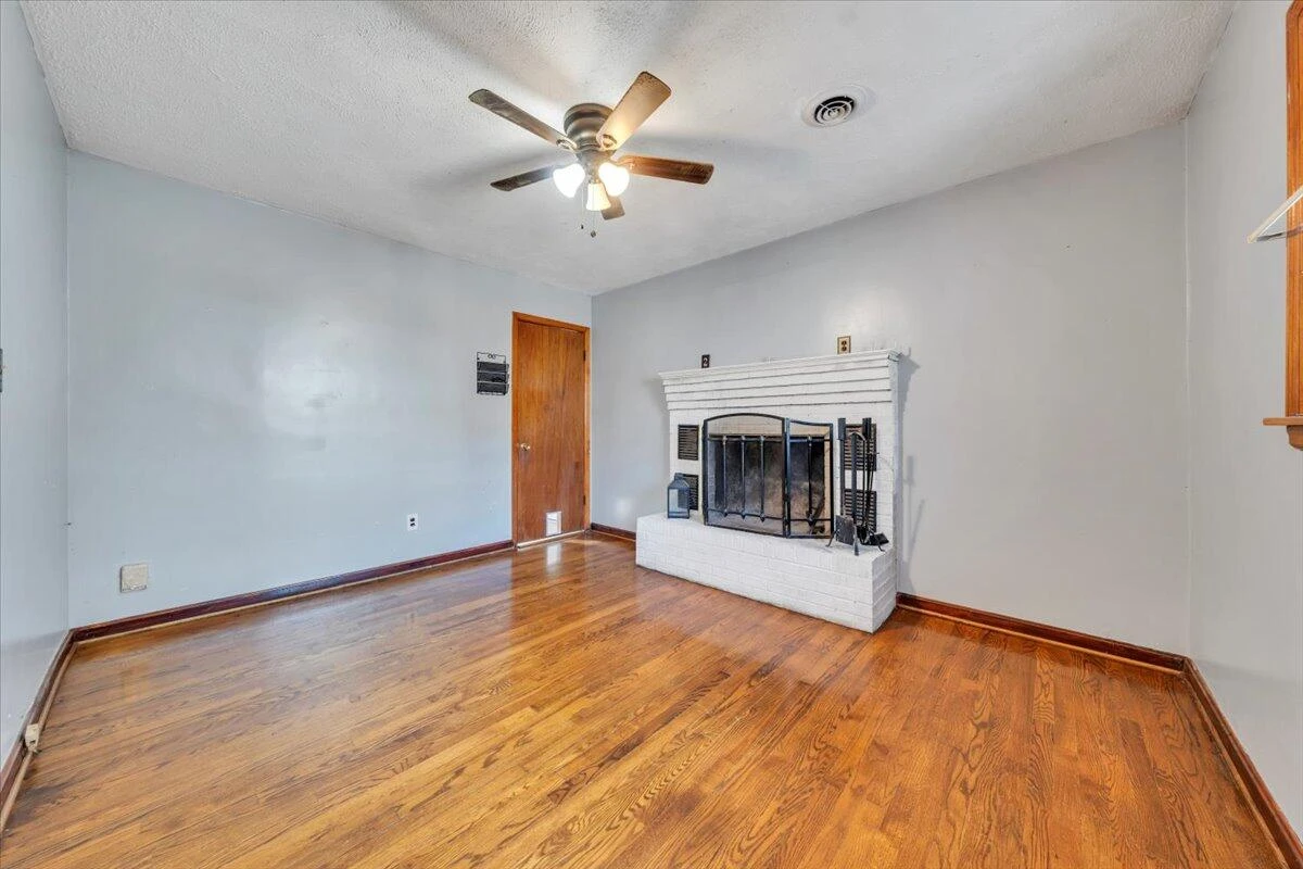 169 TAMPA DR - Photo 13