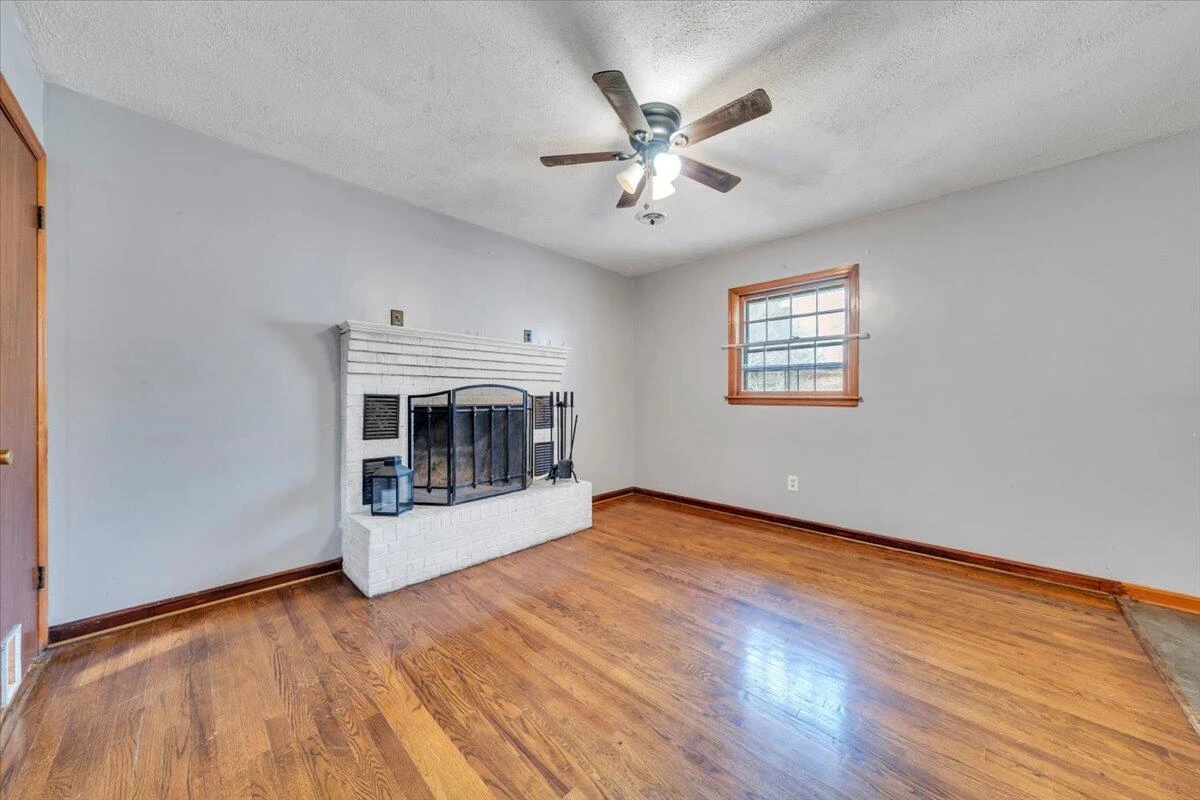 169 TAMPA DR - Photo 14