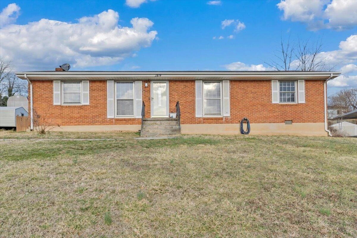 169 TAMPA DR - Photo 2